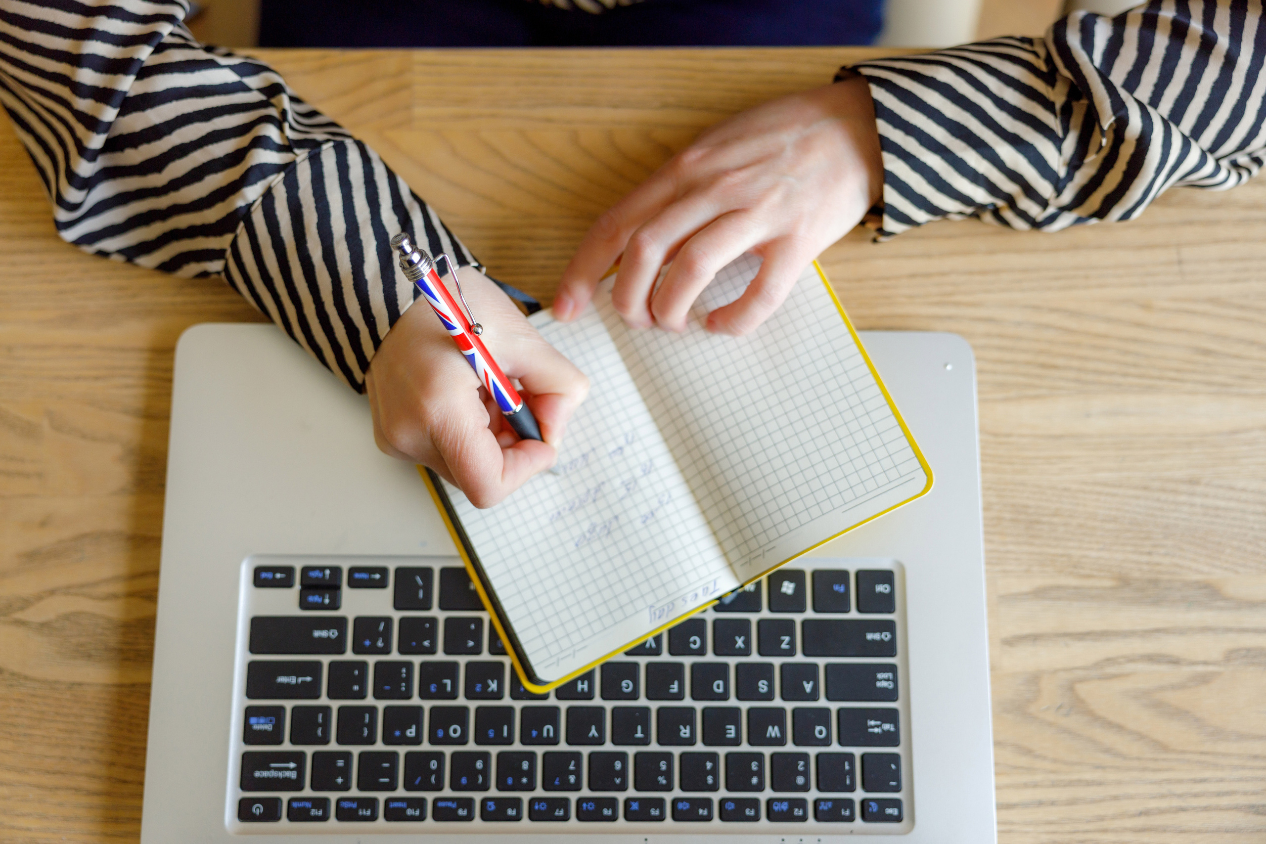 Контент-фотосессия для репетитора по английскому языку. Репортажный и студийный фотограф в Москве — Софи