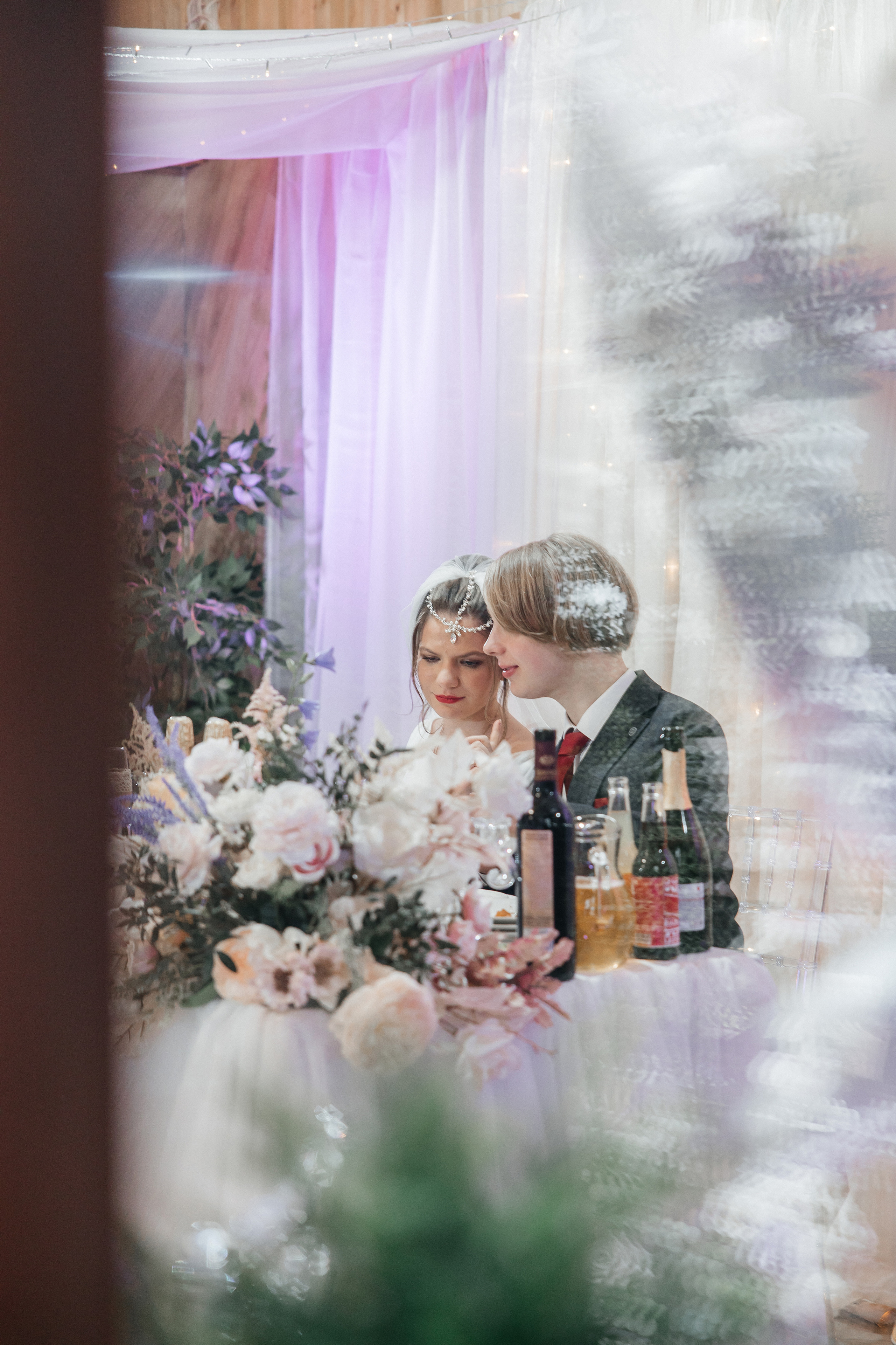 Свадьба в Кудиново. Конюшня. Репортажный и студийный фотограф в Москве — Софи