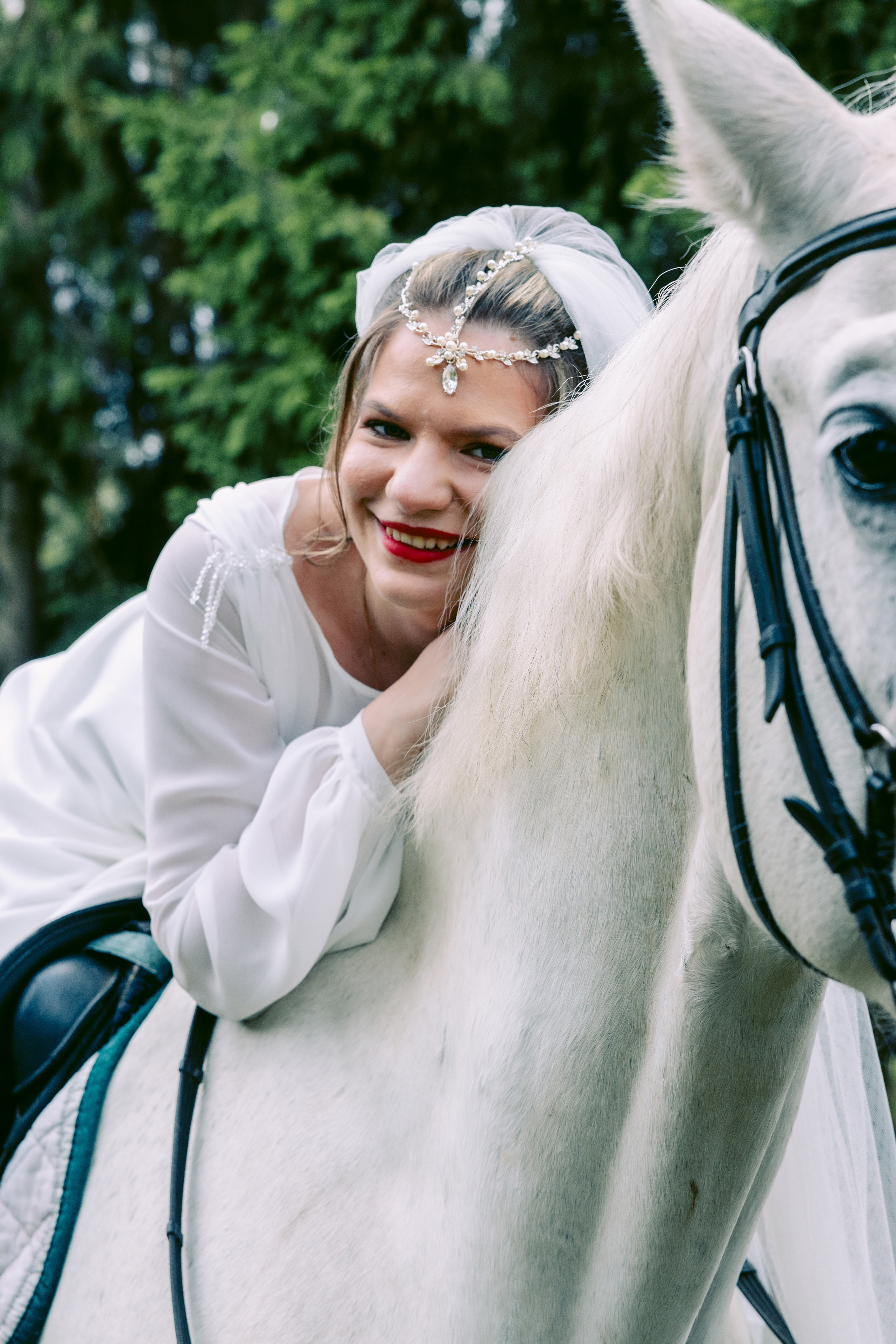 Свадьба в Кудиново. Конюшня. Репортажный и студийный фотограф в Москве — Софи