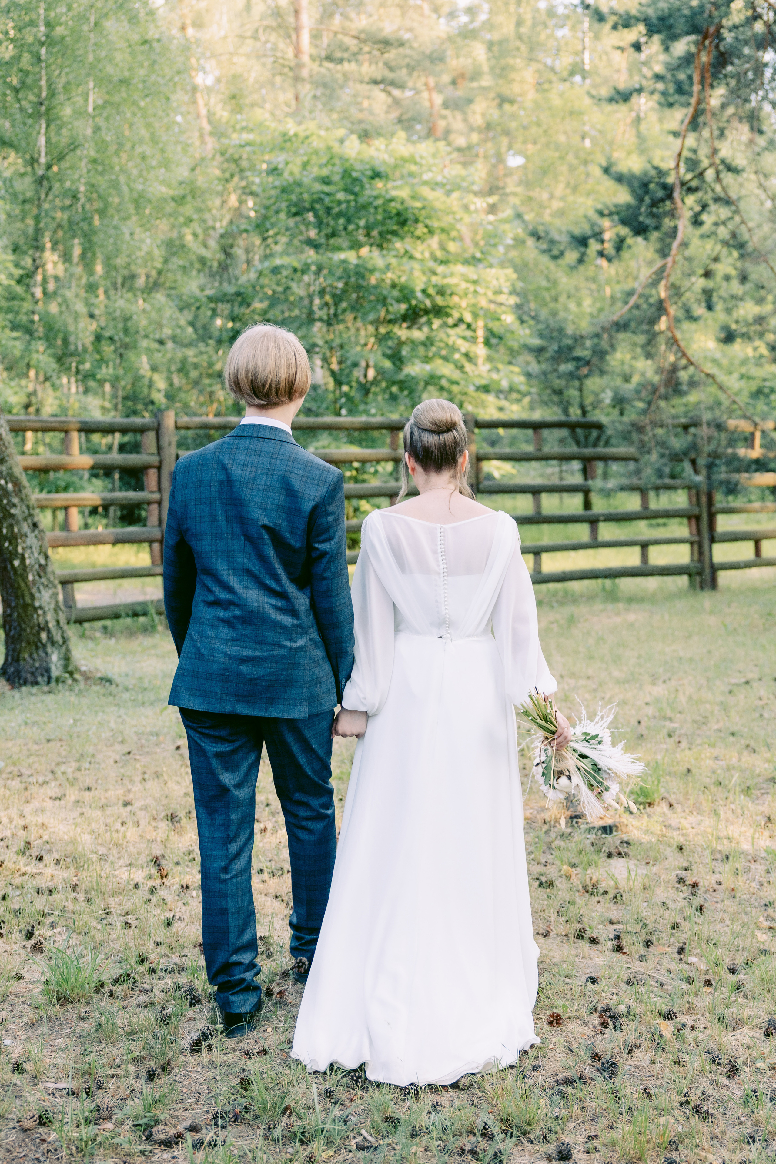 Свадьба в Кудиново. Конюшня. Репортажный и студийный фотограф в Москве — Софи