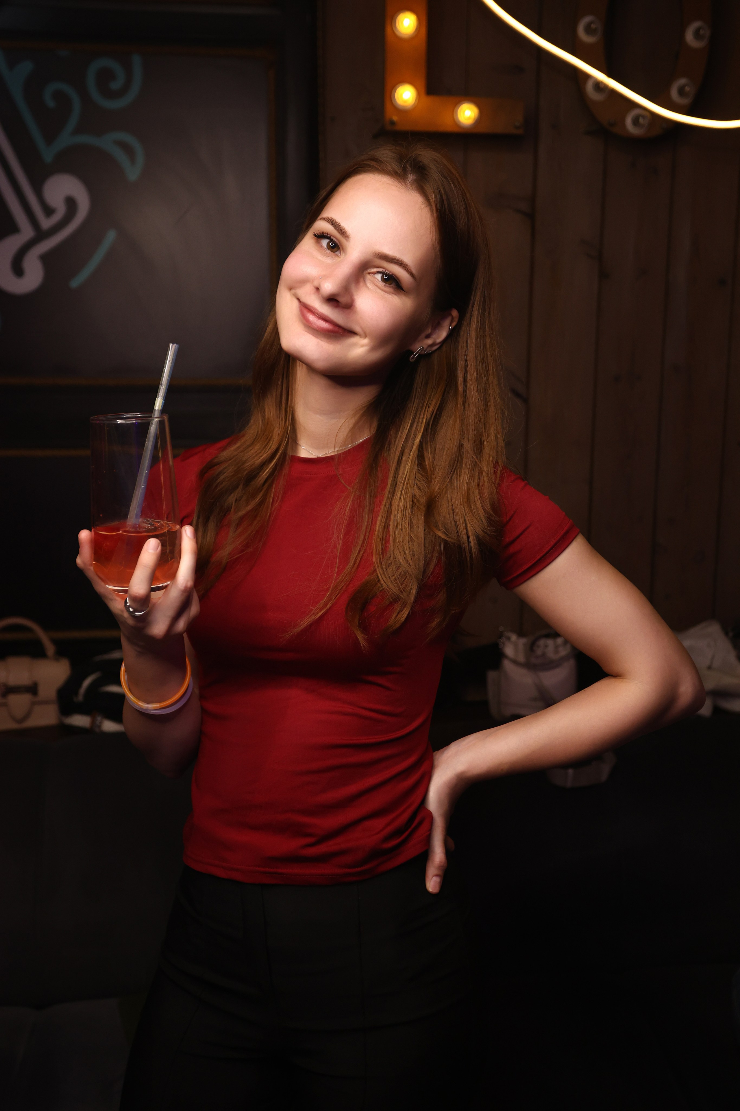 Neon Party 01.08.25. Мята Спортивная — Кальянная, караоке, бар в Минске