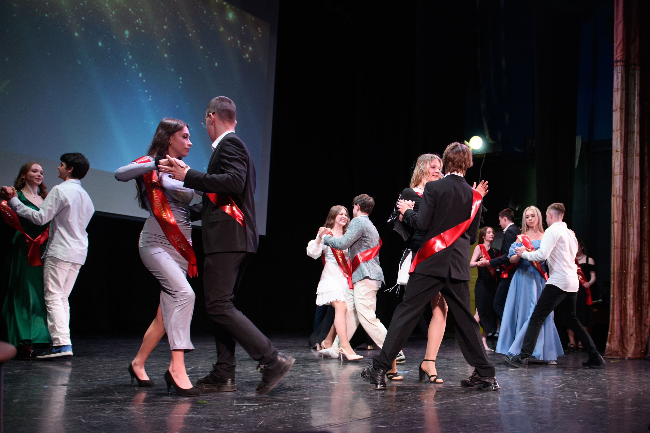 Фотосъёмка торжественного вечера выпускников. Организация и проведение фотосъемок в Санкт-Петербурге. Фотограф Смирягин Илья