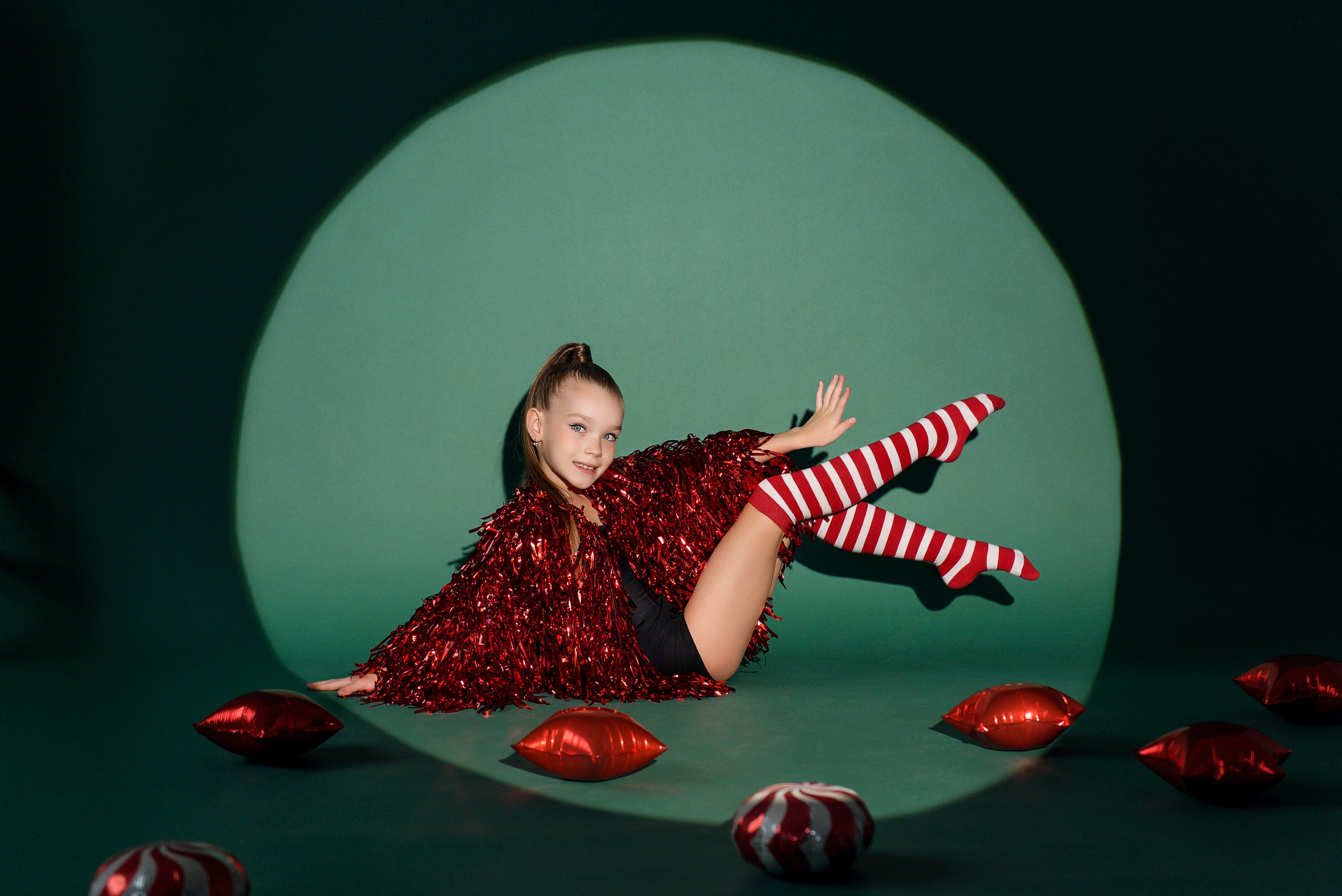 Варя и Лиза Новый год. Детский фотограф в Долгопрудном и Москве