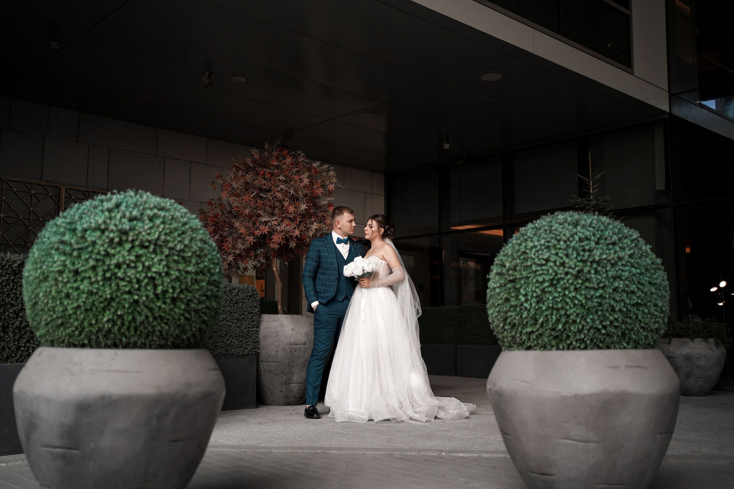 Свадебная фотосессия в Ростове-на-Дону. Фотосессия в отеле Арка, Хаятт, Рэдиссон, Бутик 39, Резиденция и другие. Фотограф Алёна Чёботова. Свадебный фотограф в Ростове-на-Дону. Таинство Крещения и Венчания, семейные фотосессии. Алёна Чёботова