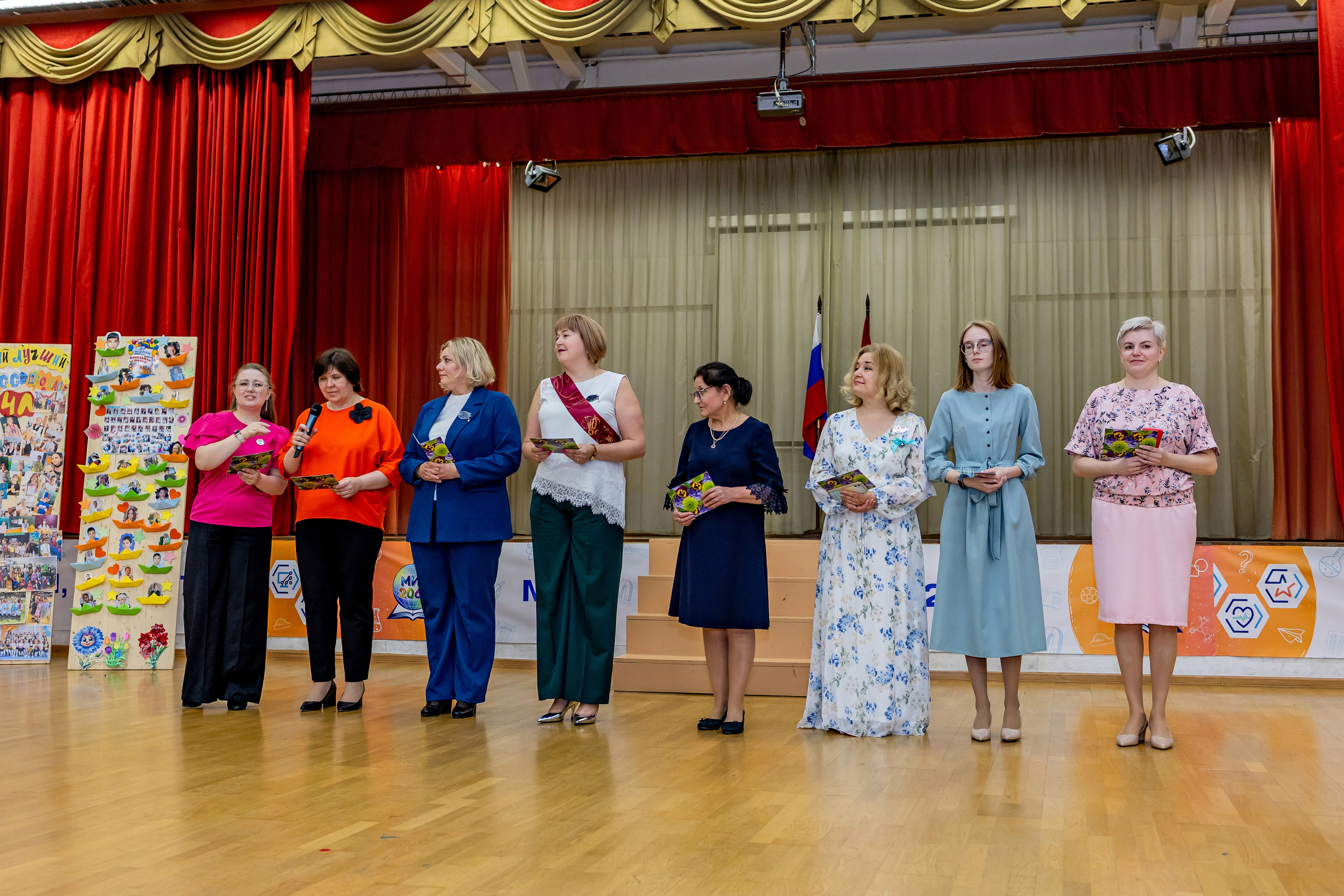 Выпускной праздник в начальной школе. Фотограф и видеограф Москва. Свадебный фотограф, видеограф. Выпускные альбомы. Оживающие альбомы