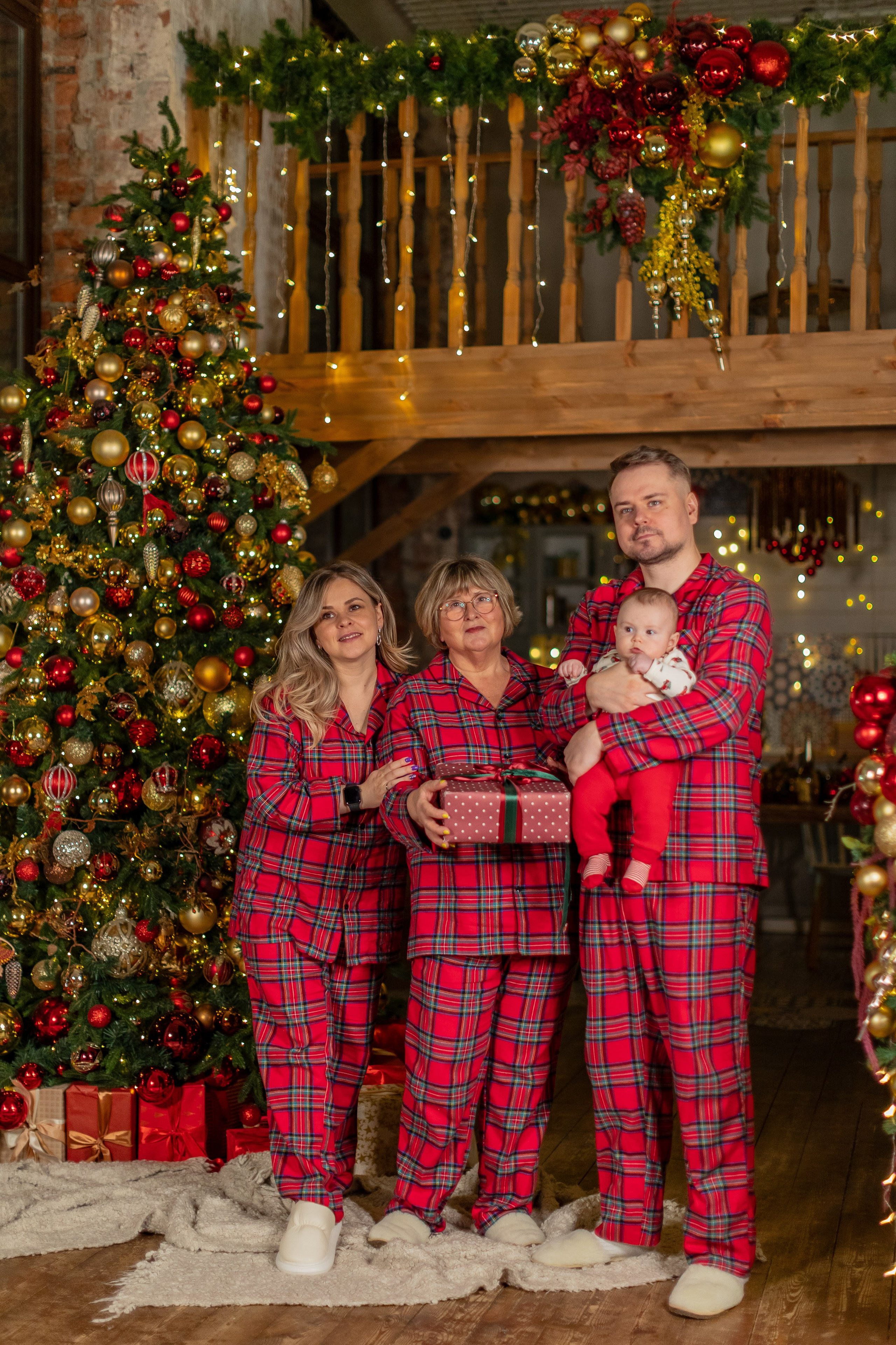 Фотосессии в Famous студии зал Оскар. Фото и видео Москва. Свадебный фотограф, видеограф, фотосессии, видеосъемка