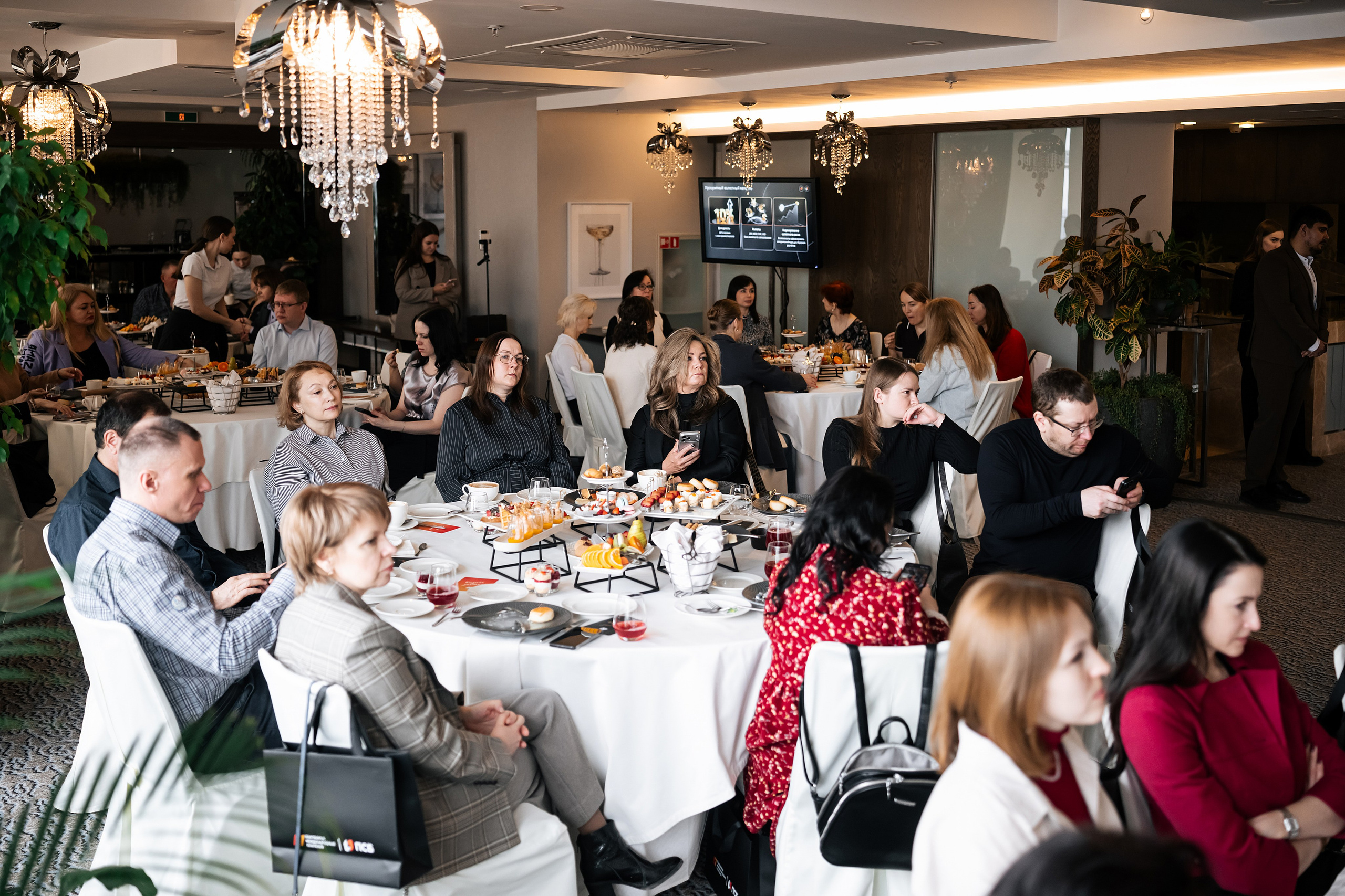 Бизнес-завтрак А7 в ресторане 10Ten