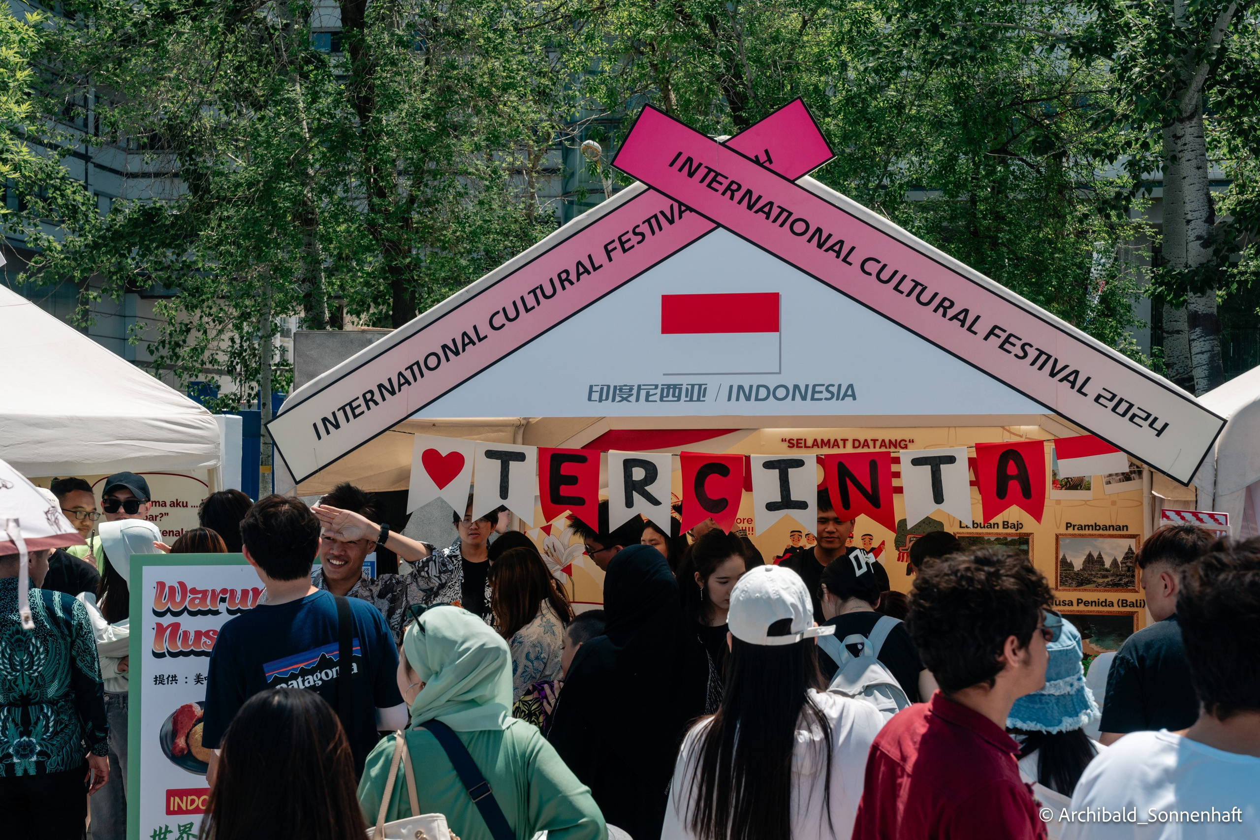 TJU Cultural Festival. Photographer in Guangzhou, China. Archibald Sonnenhaft