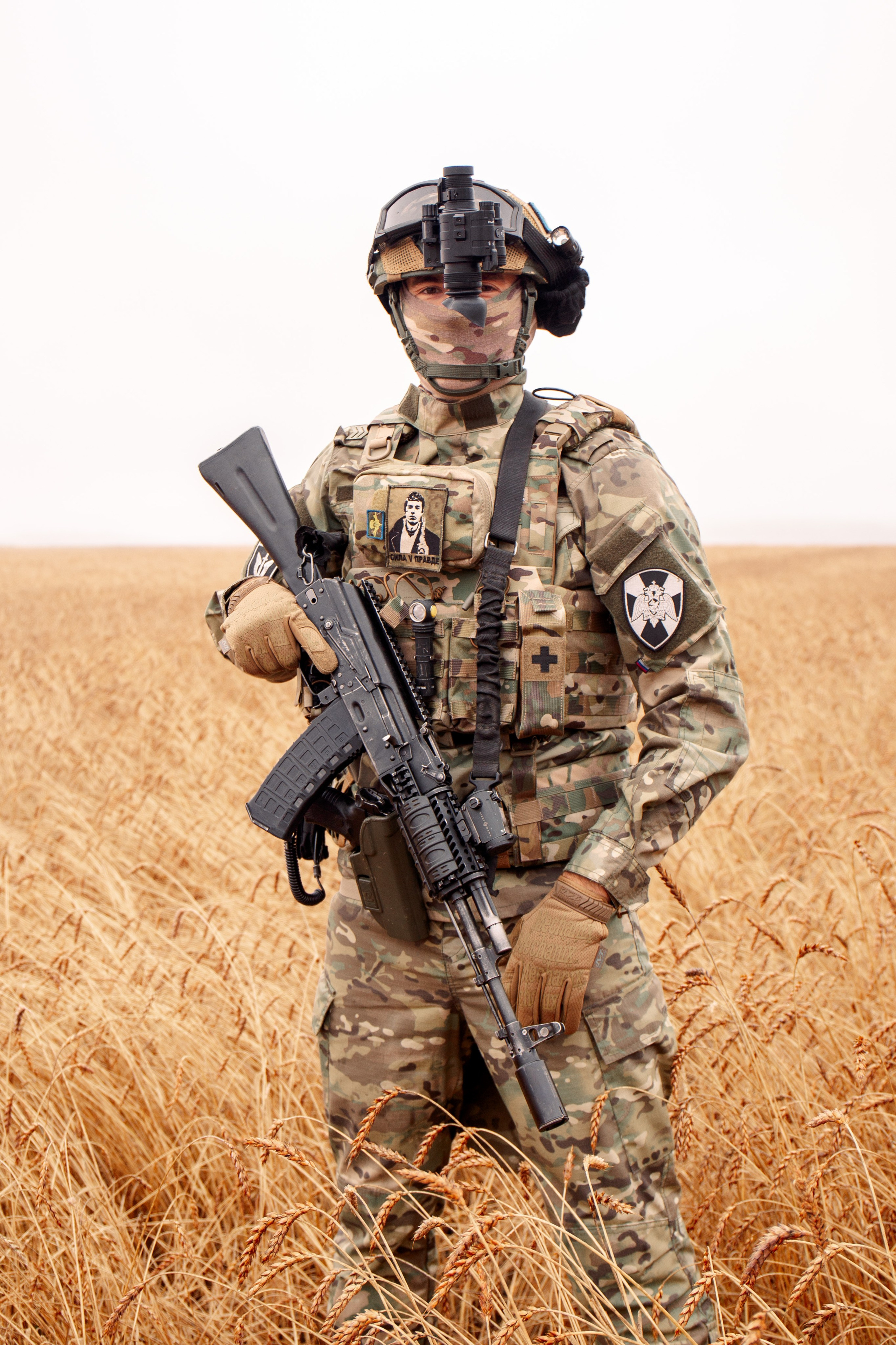 Поле. Для тех, кто не ждёт удачи, а создаёт её. Каждая фотосессия — это твой момент, твой стиль, твой успех. 📸