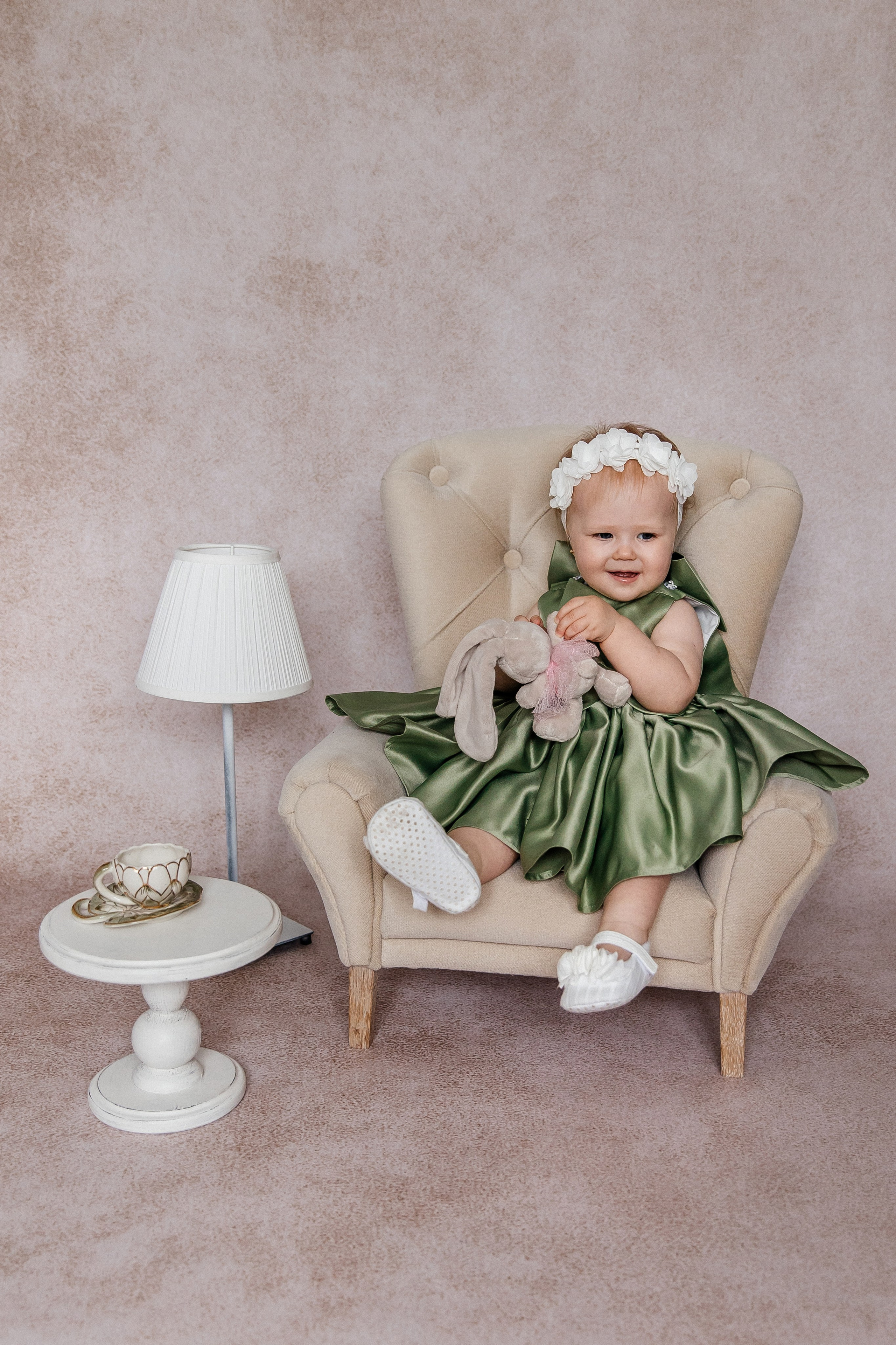 Минимализм (единичка, буквы-кубики, отдельный реквизит на фоне). Детский фотограф, выпускные альбомы в Нижнем Новгороде Бодягина Мария