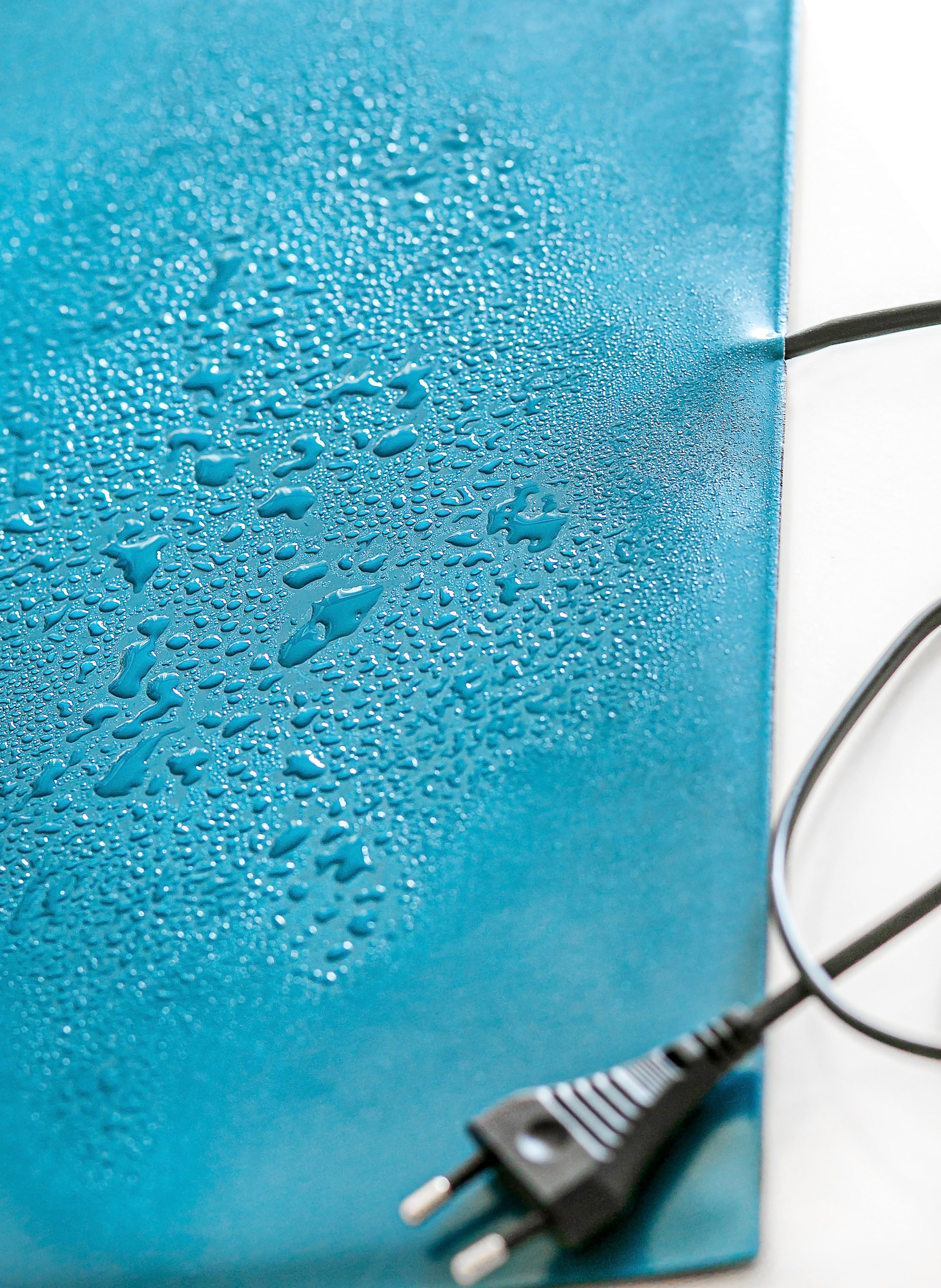 Компания по производству изделий для домашнего электрообогрева. Коврик с подогревом и йогуртница