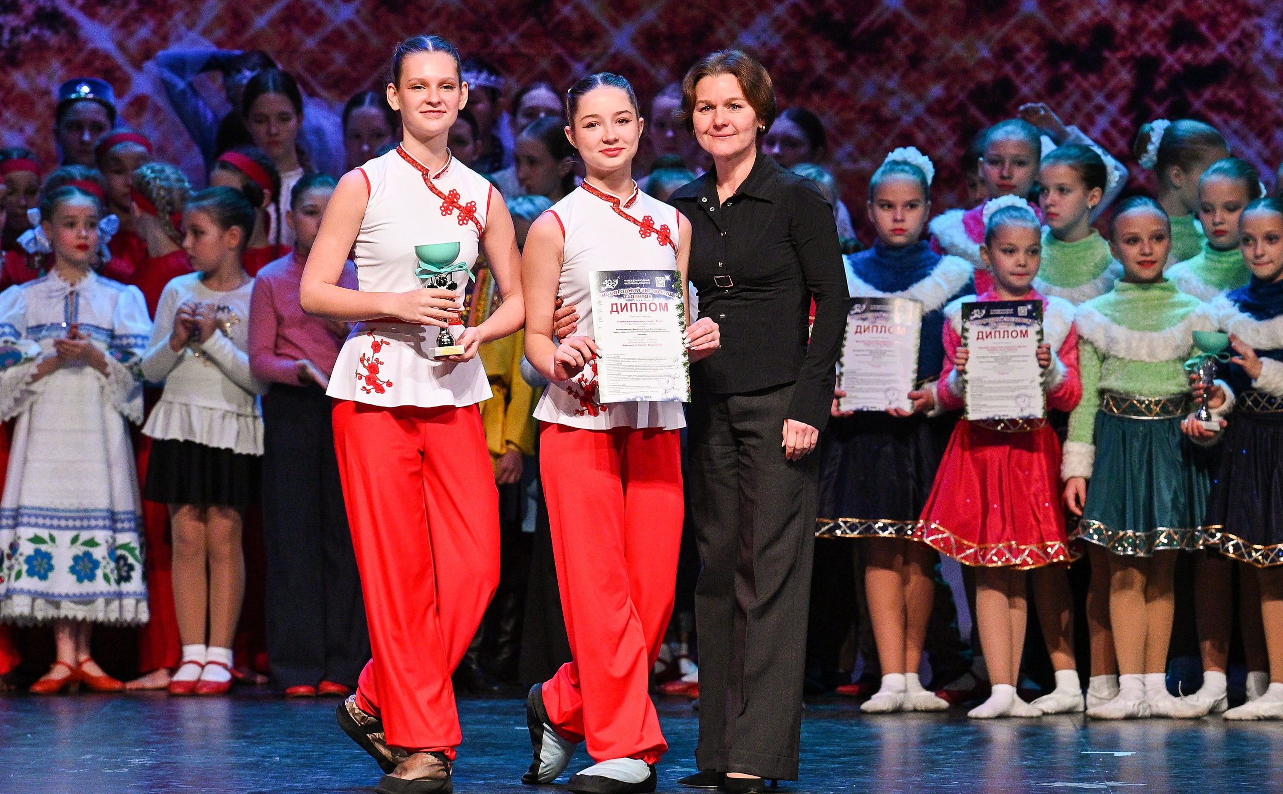 14.11.2024 «Новогодний Звездопад Талантов» Фестивальное движение «Шаг к мечте» г. Москва. Медиастудия Фото Концепт