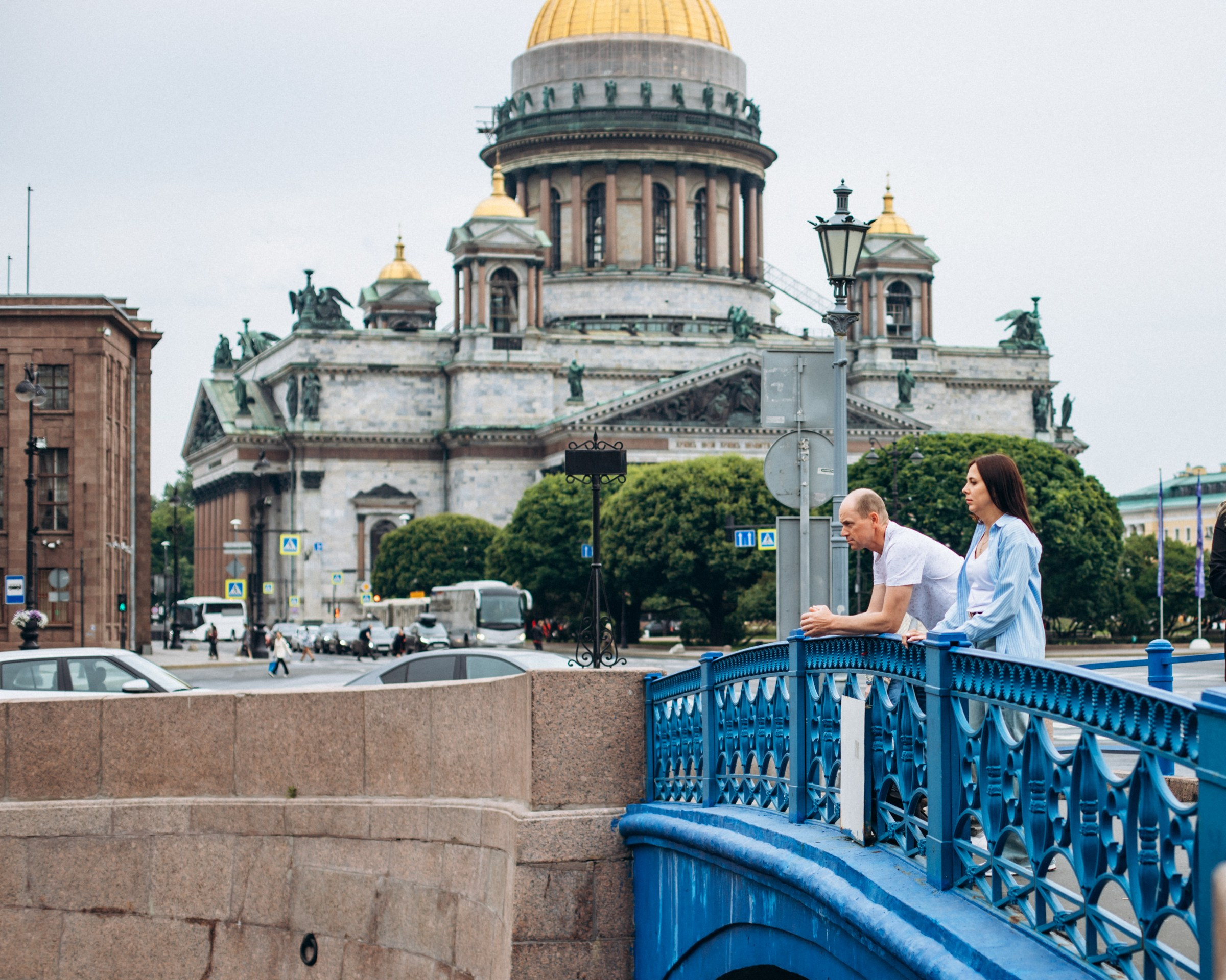 Алексей и Наталья в июне. Фотопрогулка в Петербурге. Индивидуальный и семейный фотограф в Санкт-Петербурге