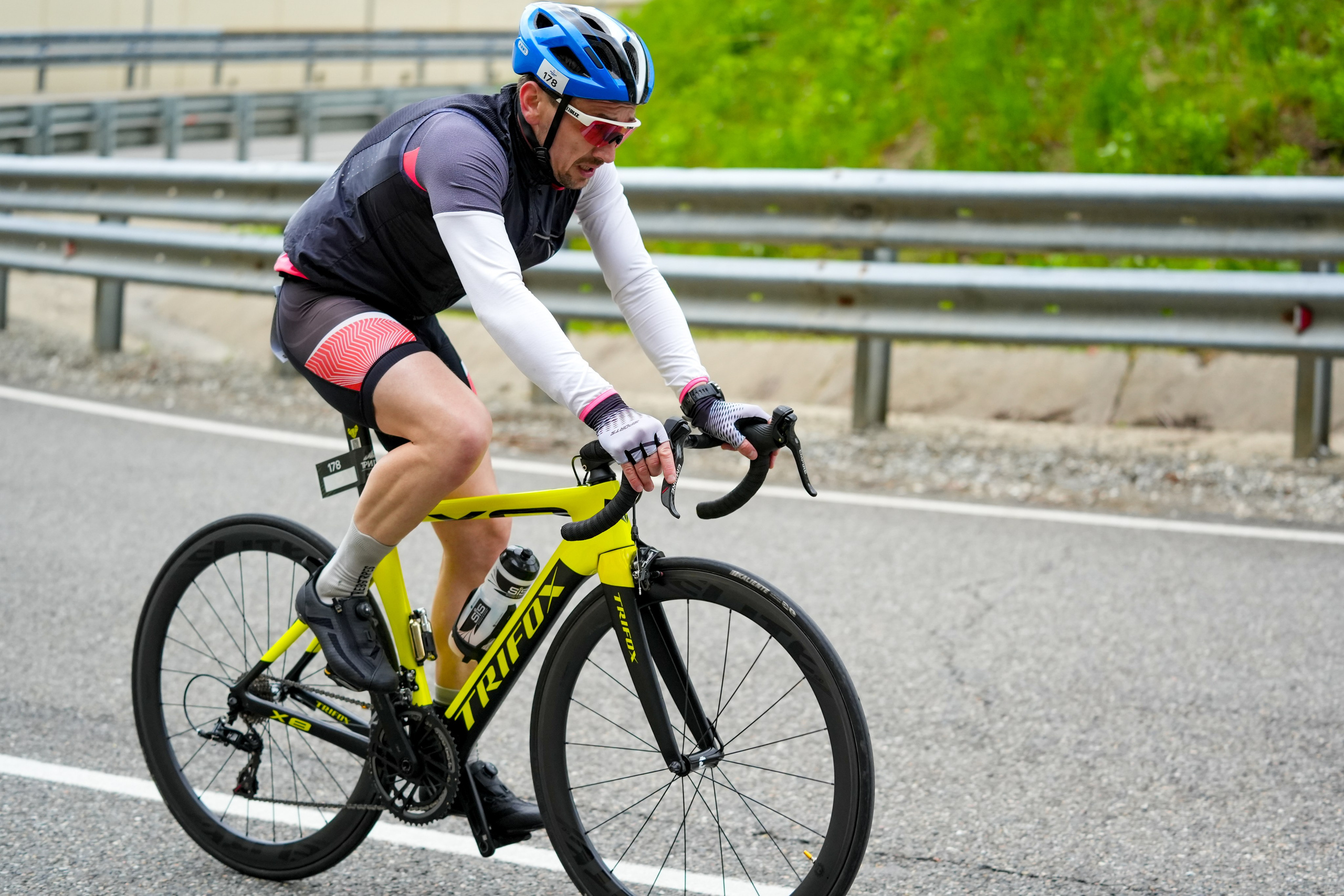 Велогонка «Три горы» на курортах горного кластера Красная Поляна. Репортажный фотограф в Красной Поляне и Сочи Павлюченко Екатерина