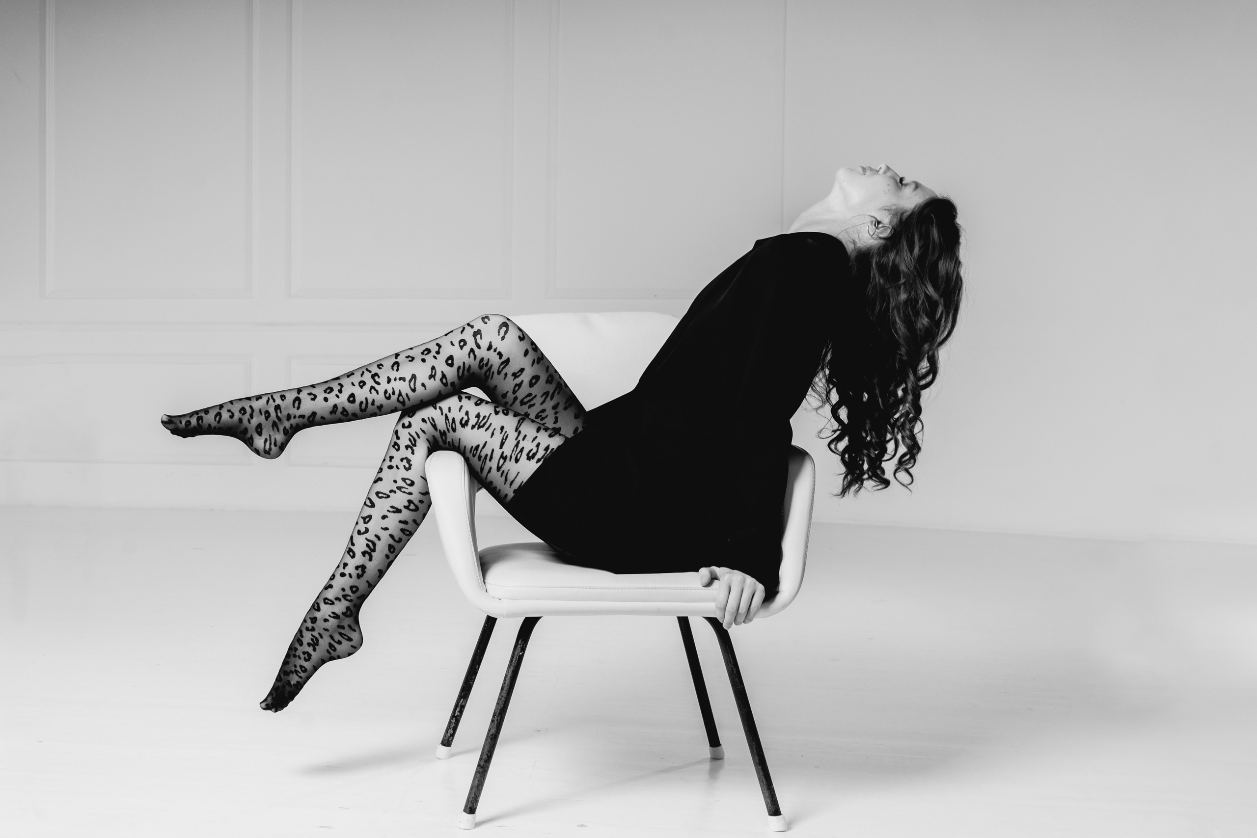 Фотосессия Ринаты. Минимализм, свет и танец. Фотограф Гильмутдинов Руслан