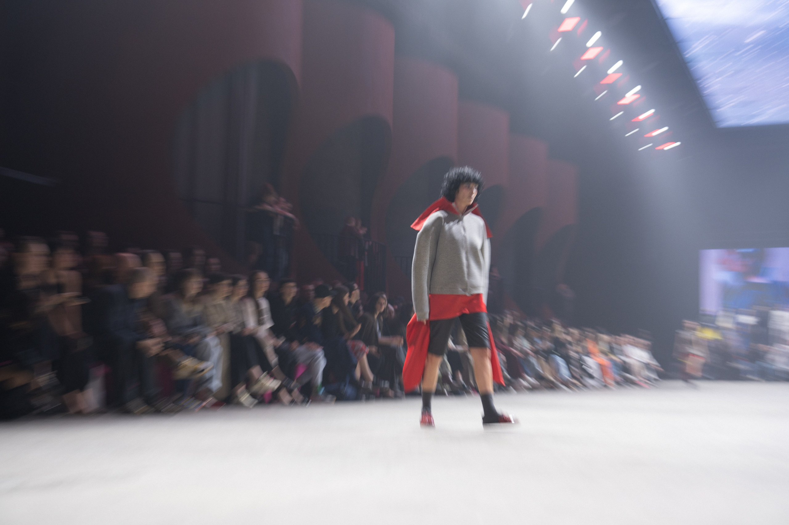 Показ Школы дизайна НИУ ВШЭ. Фотограф Николай Прокофьев модельные тесты в Москве