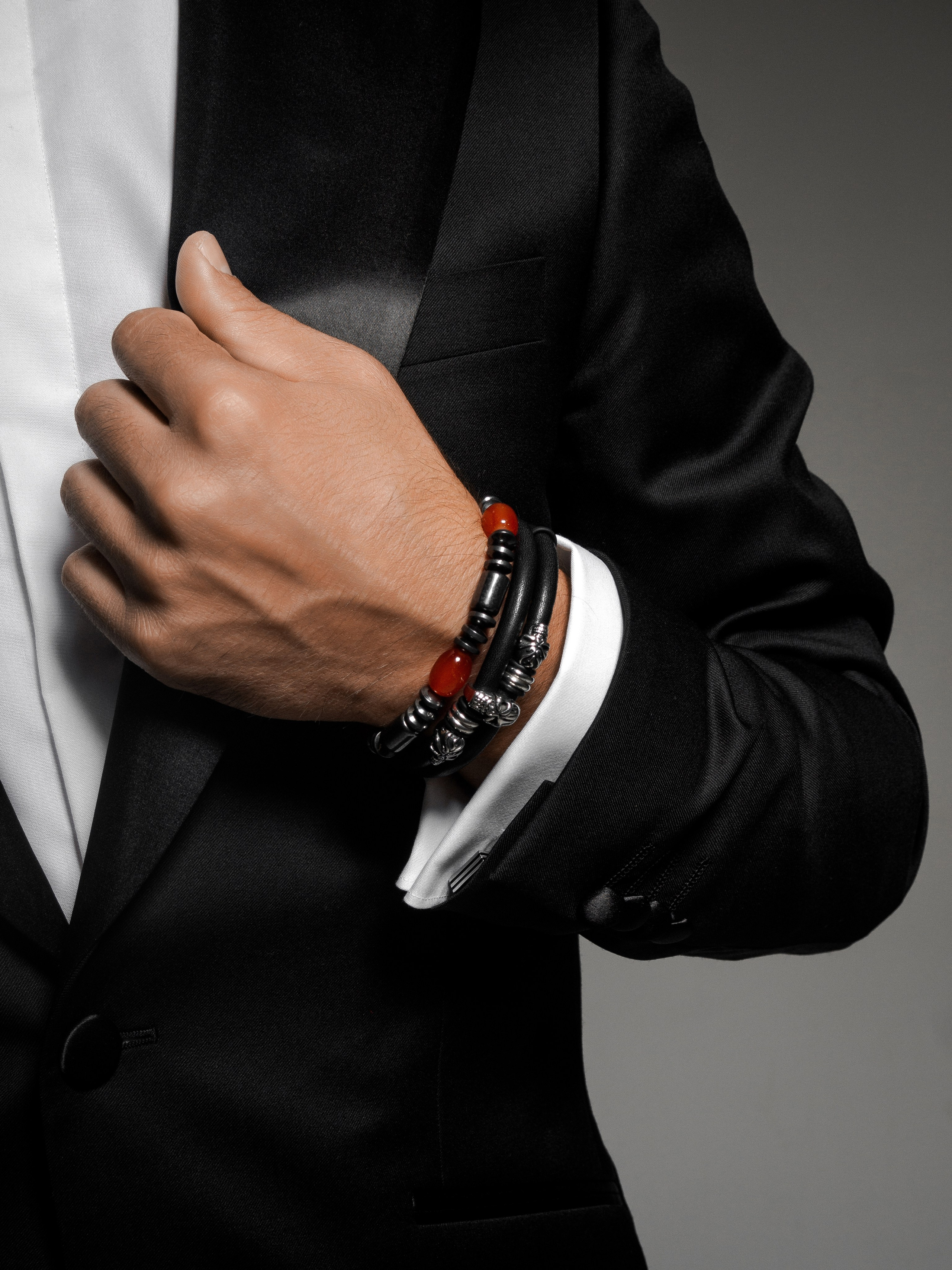 Ведущий Игорь Бекмамбетов. Flint — photographer