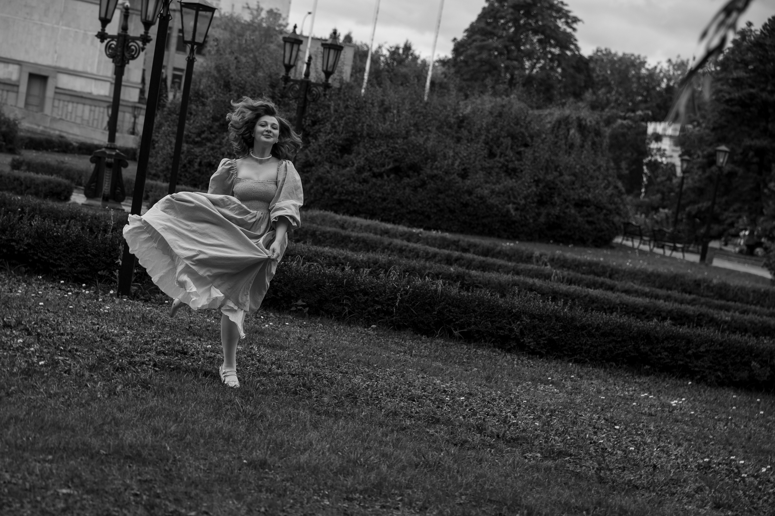 Невеста на свадьбе, ЧБ фото