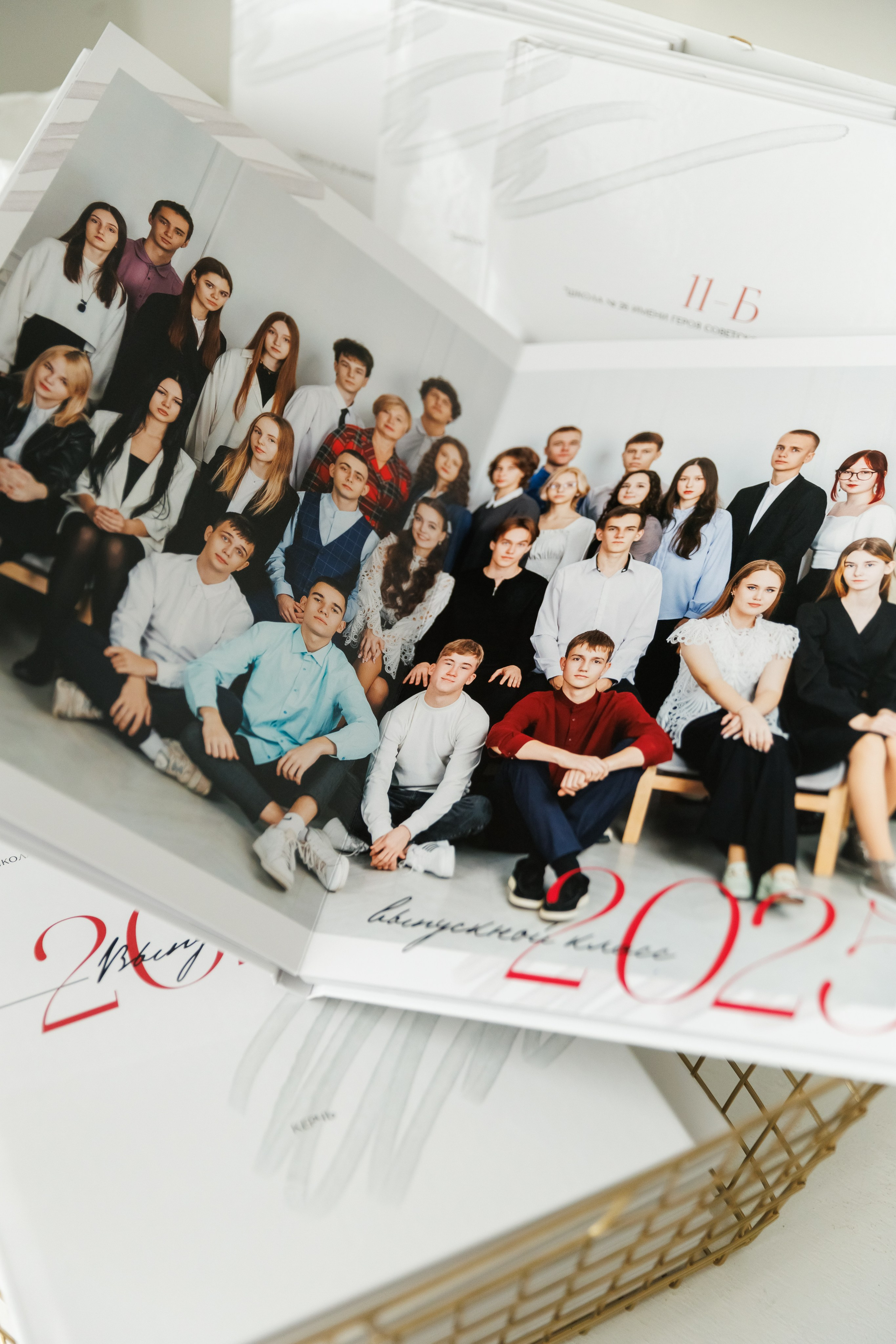 Выпускникам 26 школы 2025. ВЫПУСКНЫЕ АЛЬБОМЫ | РОВЕСНИК | КЕРЧЬ