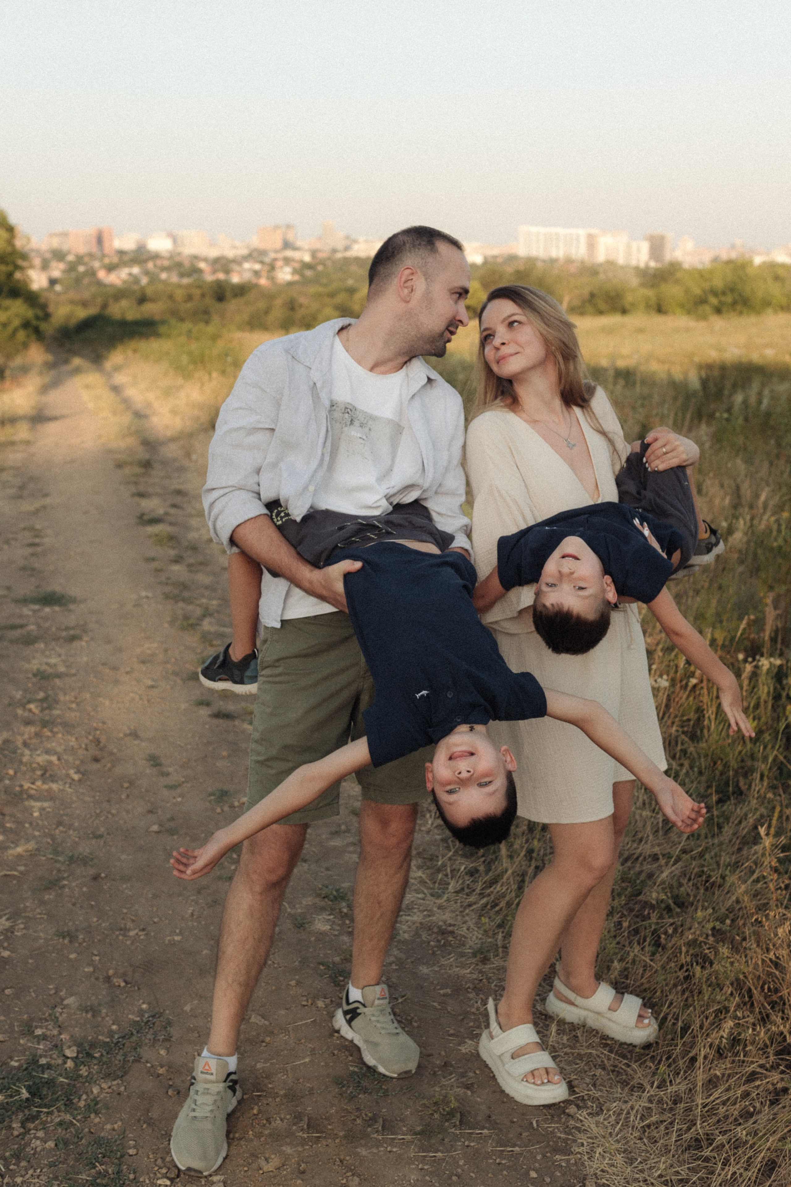 Семья Вики и Валеры. Семейный фотограф в г. Ростову-на-Дону Козлова Евгения