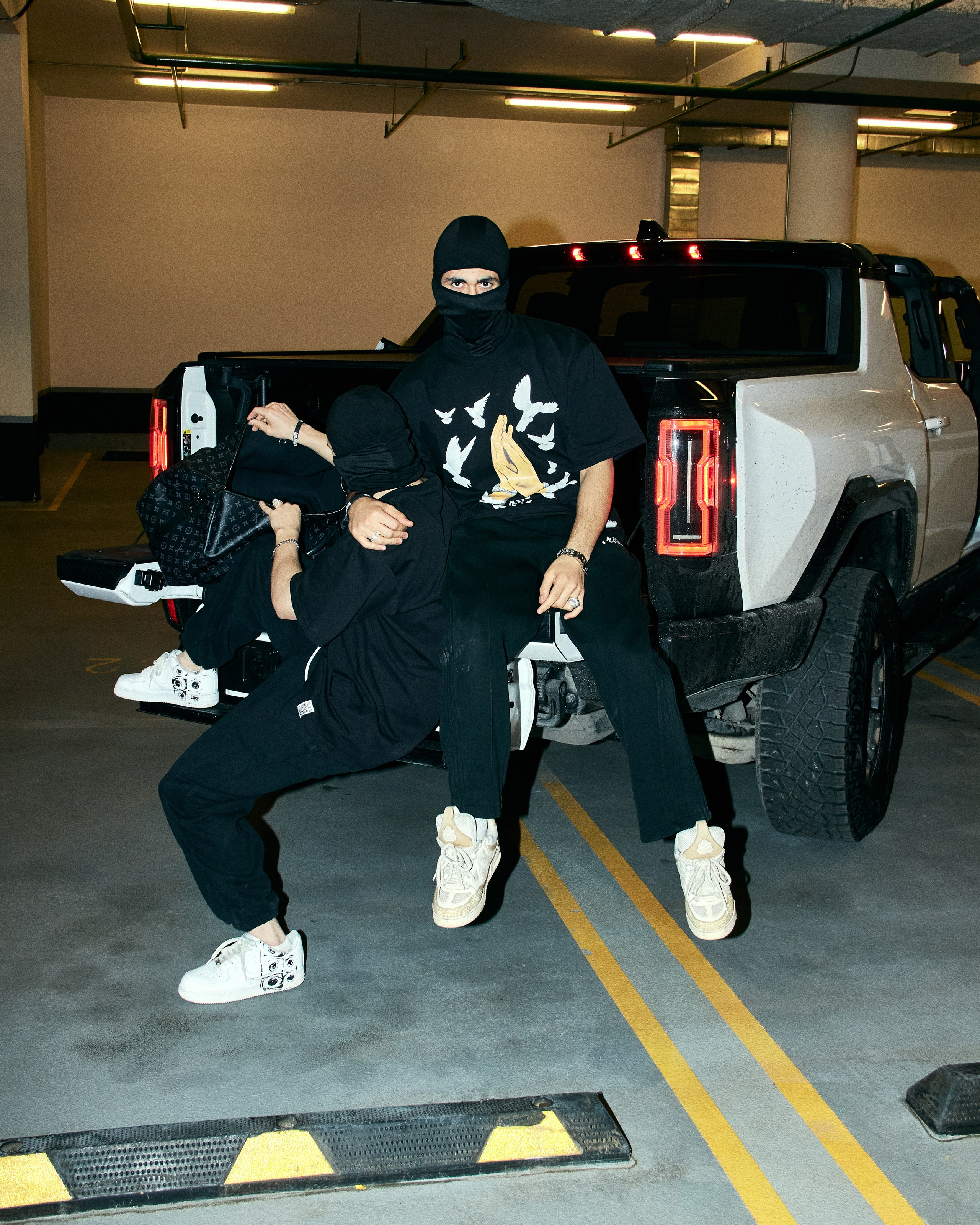 BANDES. Andrew Valmus