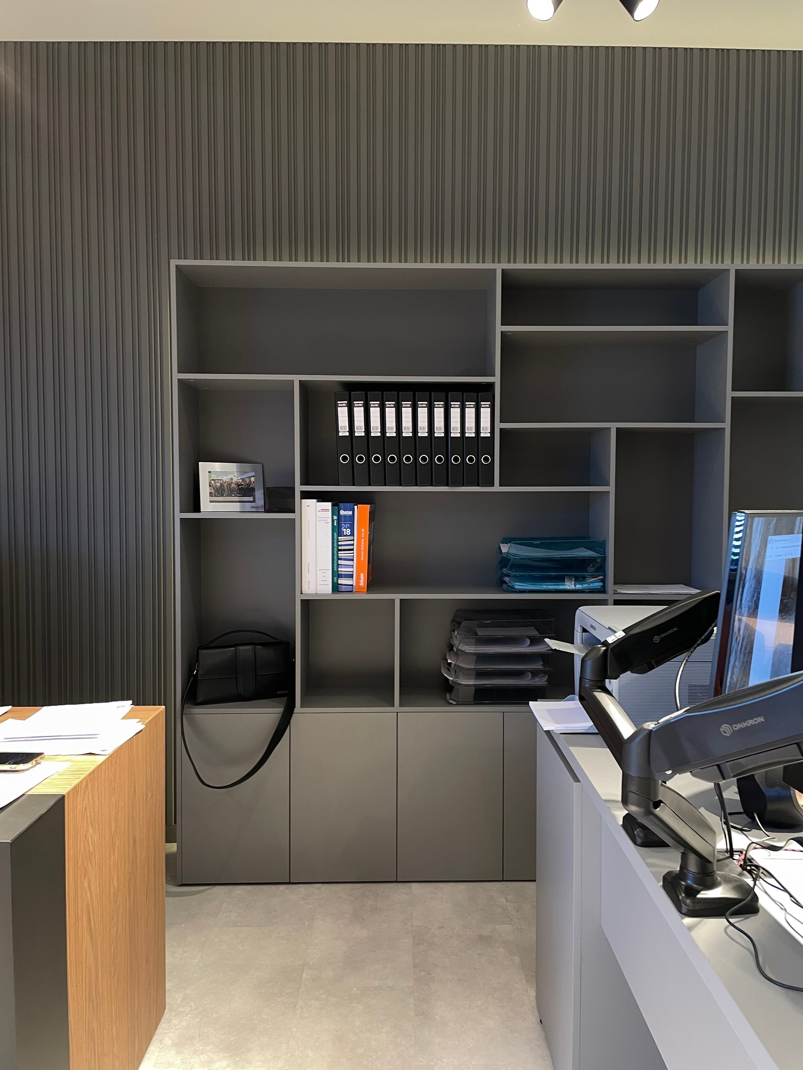 Офис производства FILLINI. Мебель на заказ