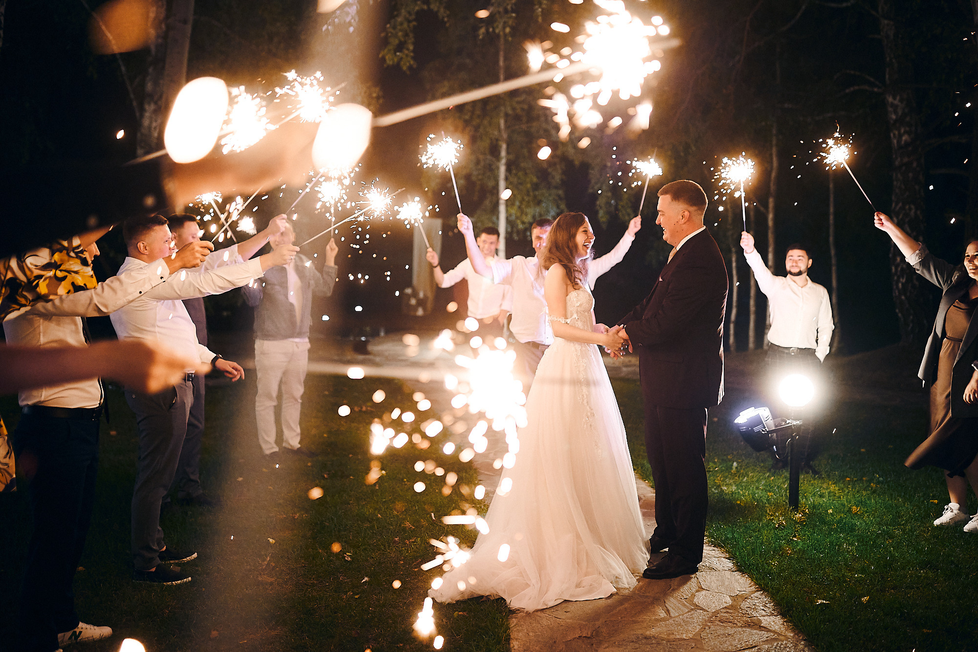 Фаер шоу и бенгальские огни на свадьбе свадебный фотограф Иван Март 