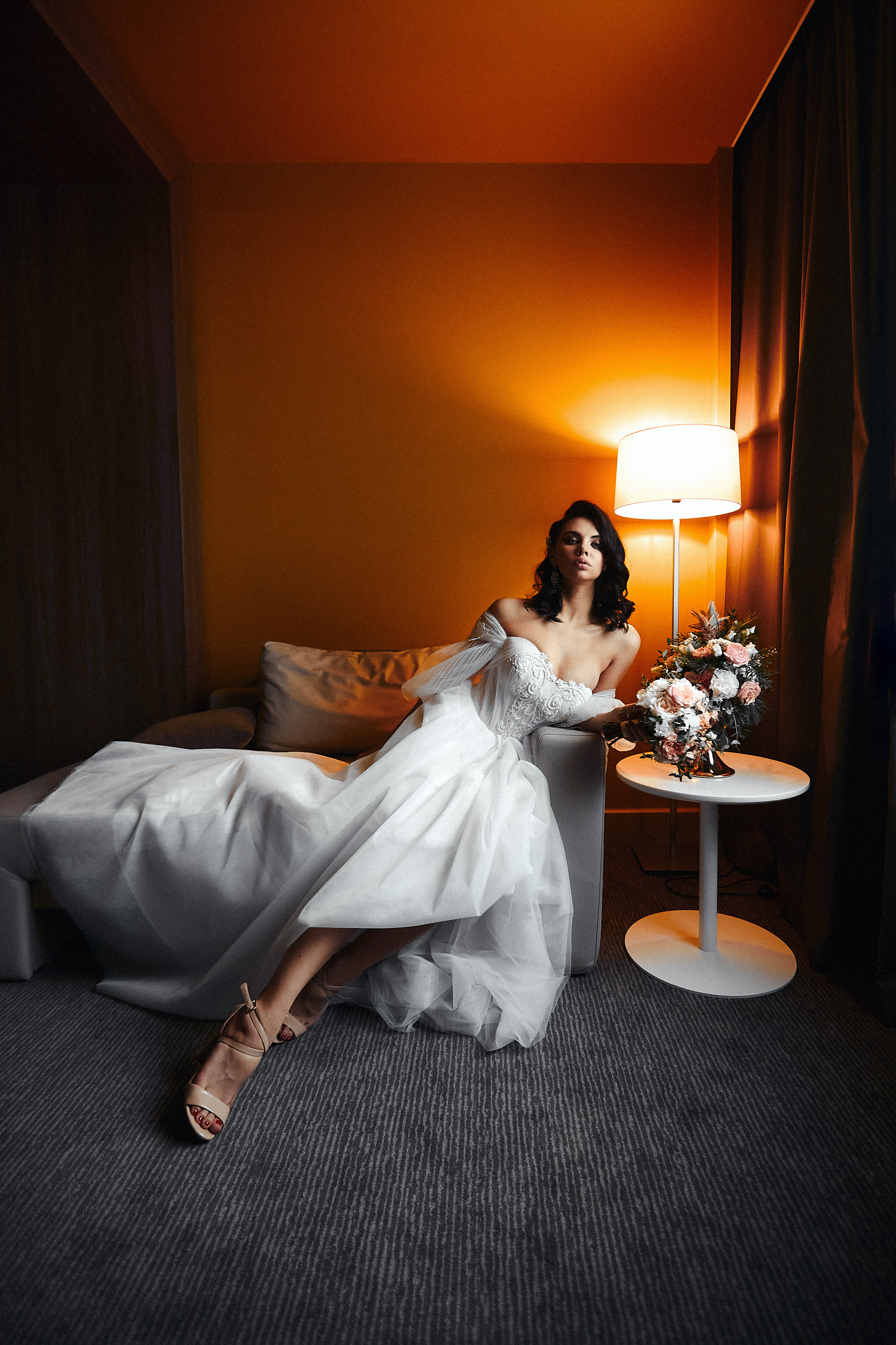 Свадебная фотосессия в номере отеля Тюмень