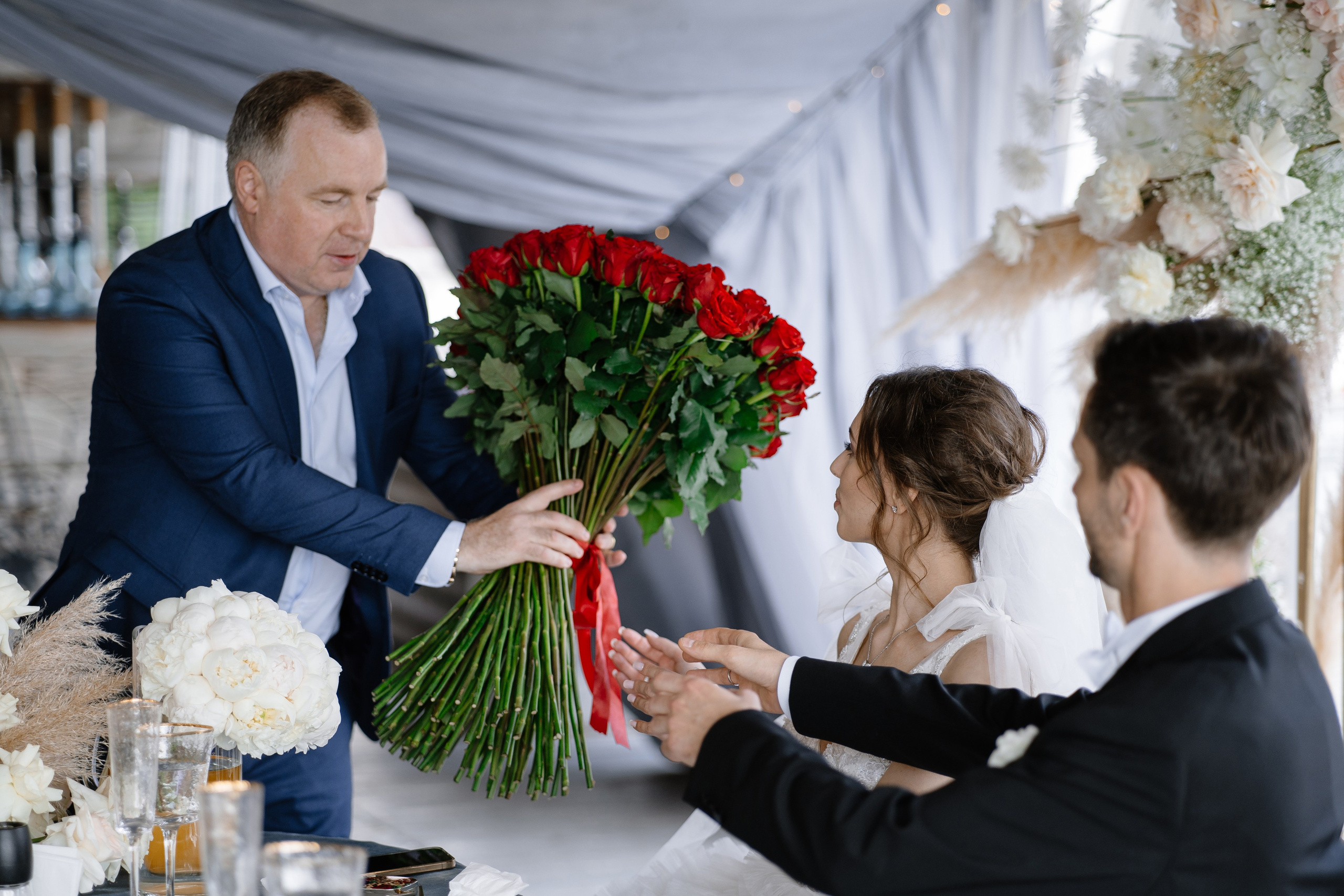 Выездная регистрация свадьбы в ресторане River Club Moscow. Свадебный и семейный фотограф в Москве Светлана Зоткина