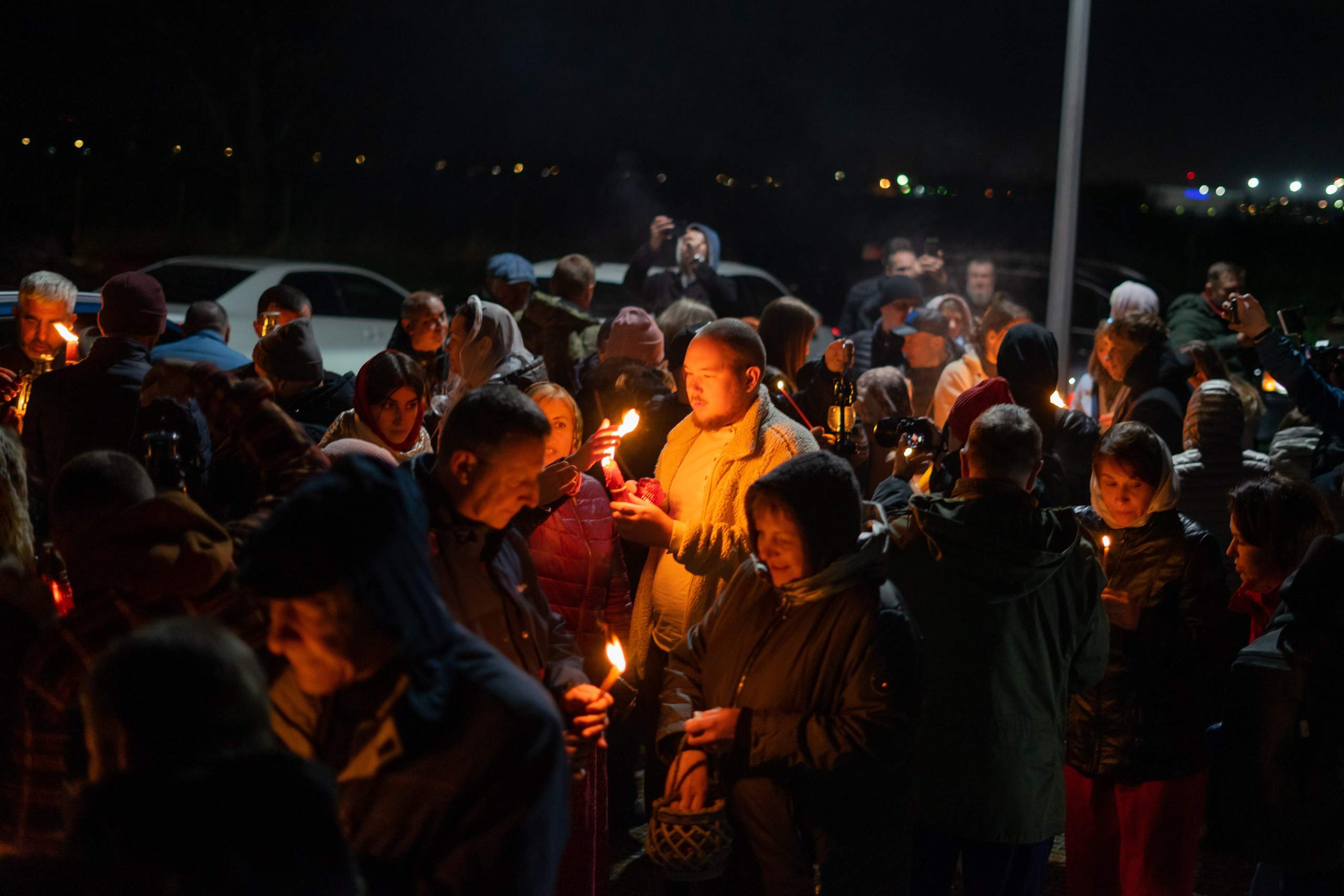 Передача благодатного огня. ДМИТРИЙ ХОРУНЖИЙ — репортажный фотограф, видеограф СПБ