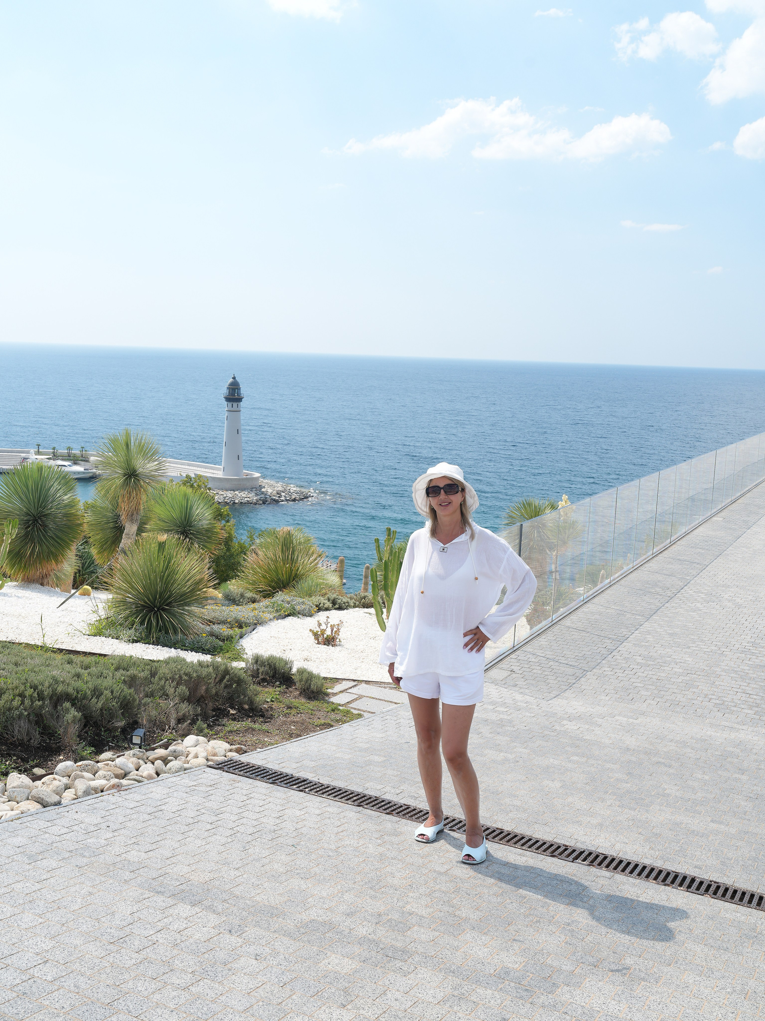 Семейная прогулка 4 человека. Свадебный фотограф Виктория Роса