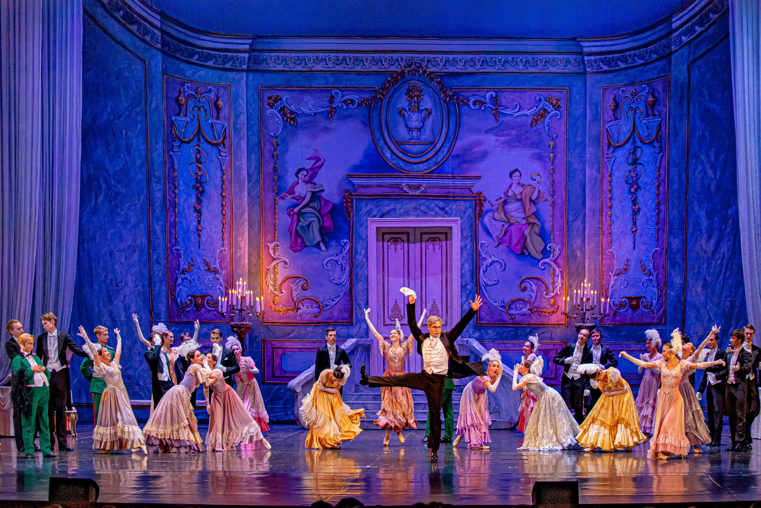 Анюта — спектакль — премьера на сцене Зимнего театра Марийского театра оперы и балета. Фотограф в Сочи Юрий Шептаев