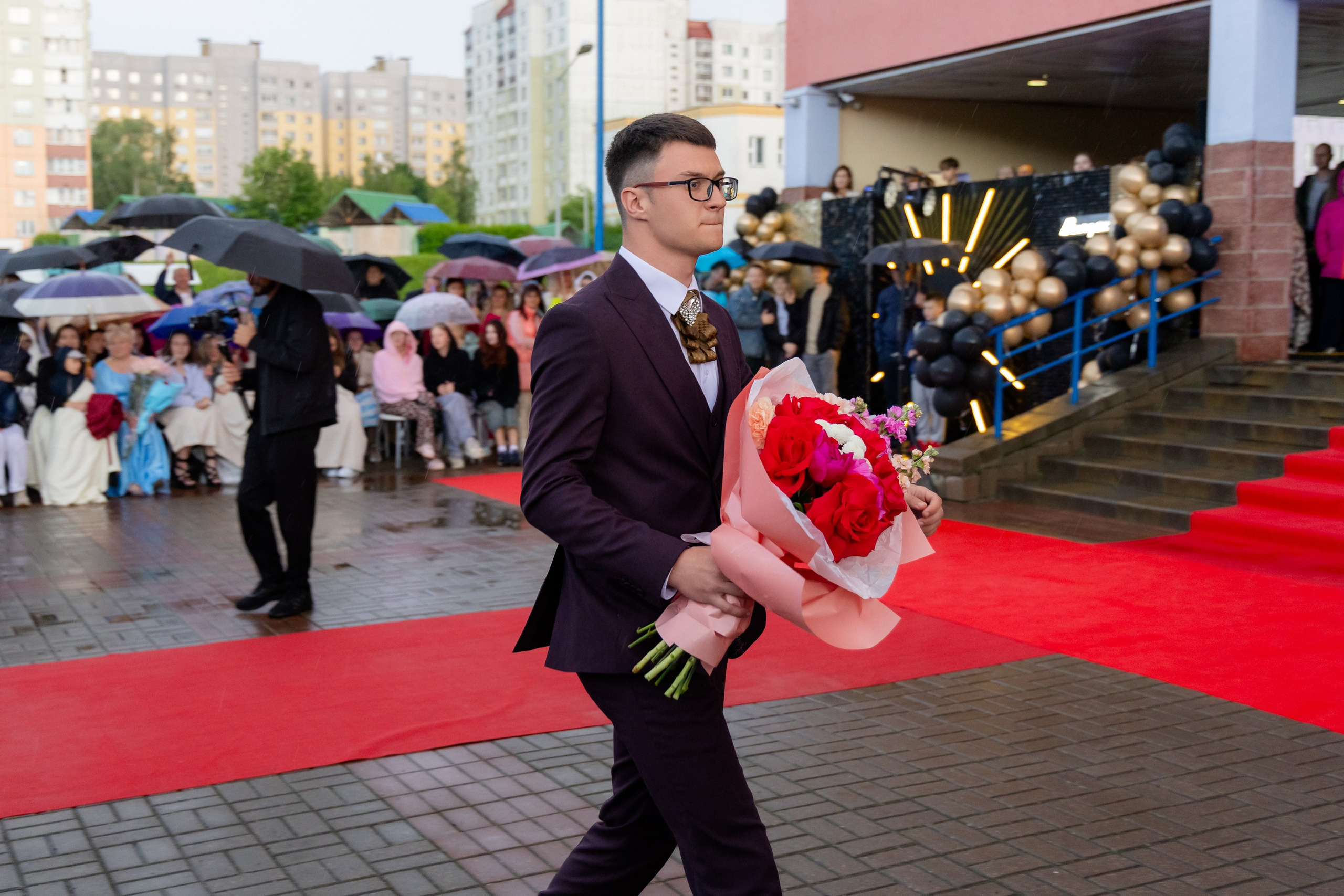 Школьный выпускной 2025 год в Минске, Беларуси. Свадебный фотограф в Минске/Беларуси Сергей Спиридонов