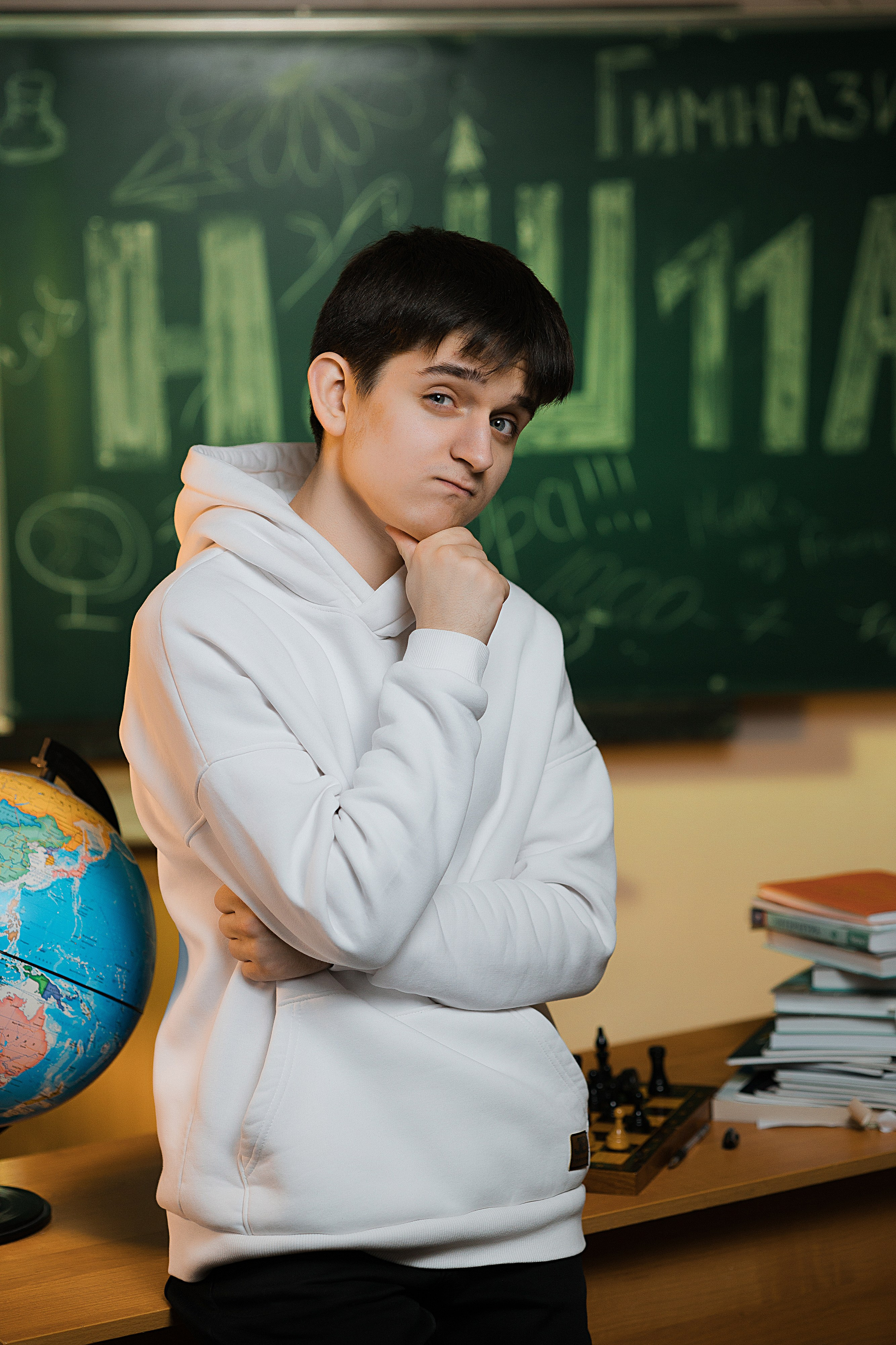 Портретная фотосъемка мальчика на выпускной фотоальбом в Пущино