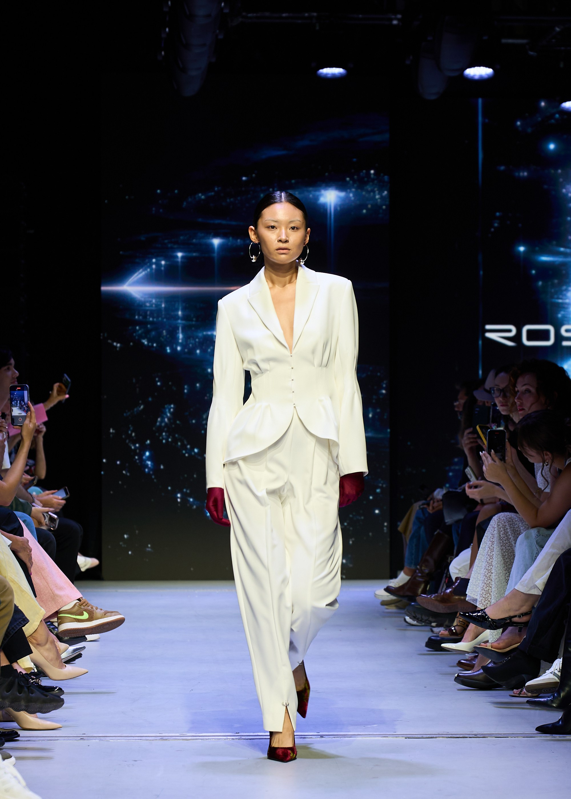 ROSHI. Московская неделя моды 2025. Портретный и fashion фотограф в Москве Игорь Малышев