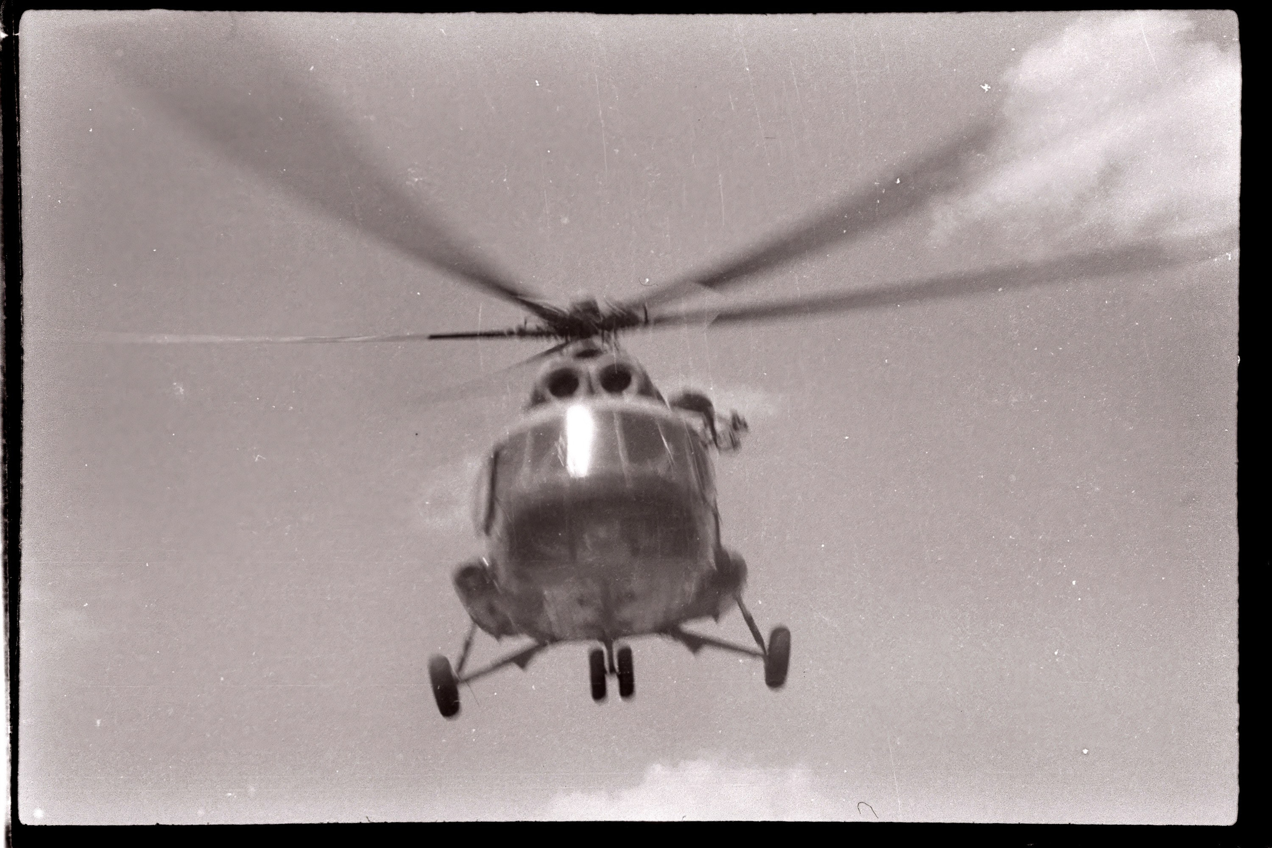 Парашютные сборы 1990 год съемка на ч/б пленку оцифровка 2024 год. Профессиональная фотосъемка. Ростов-на-Дону