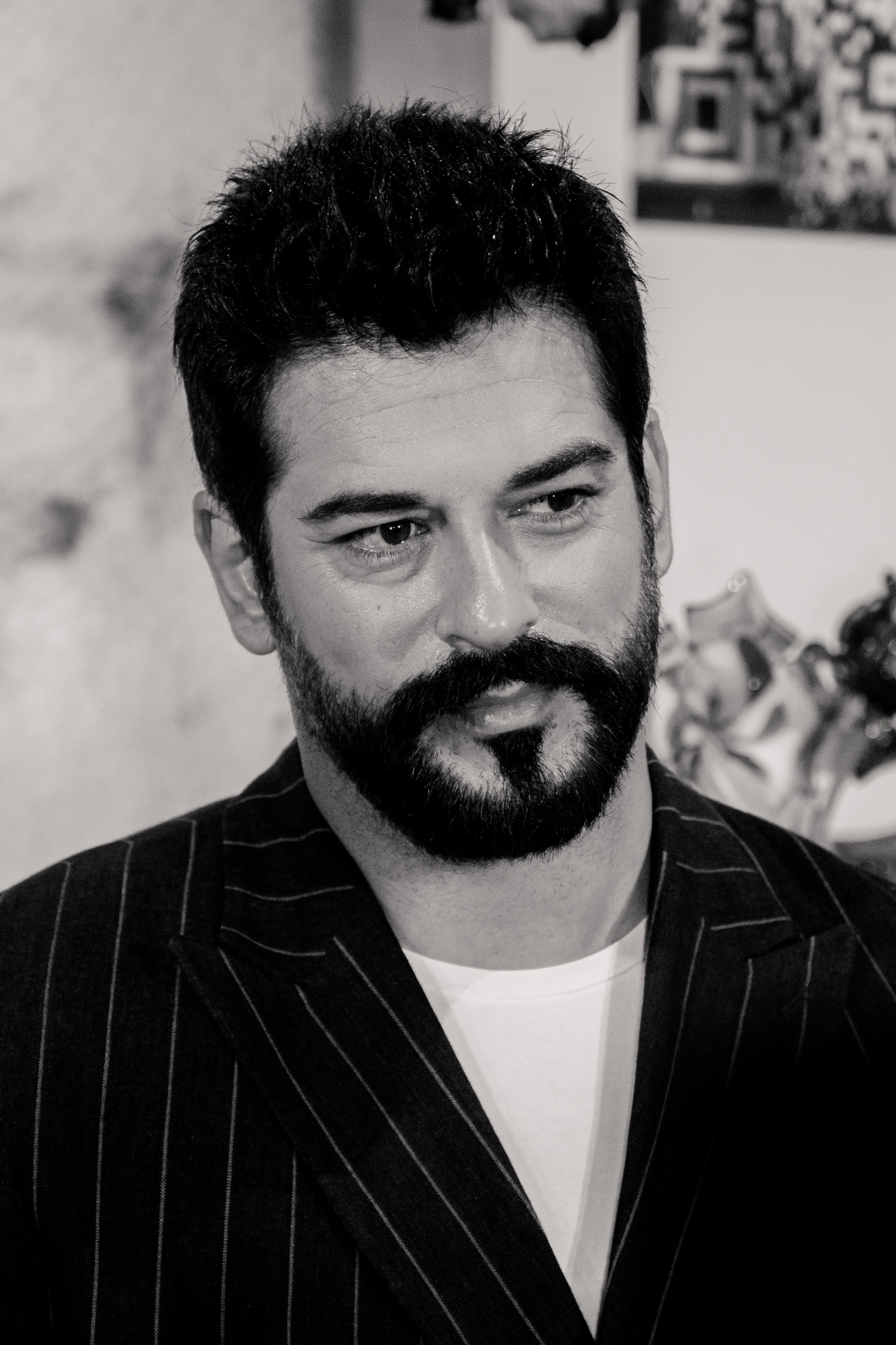 Бурак Озчивит посетил выставку Никаса Сафронова. Фотограф в Москве и Санкт-Петербурге Дарина