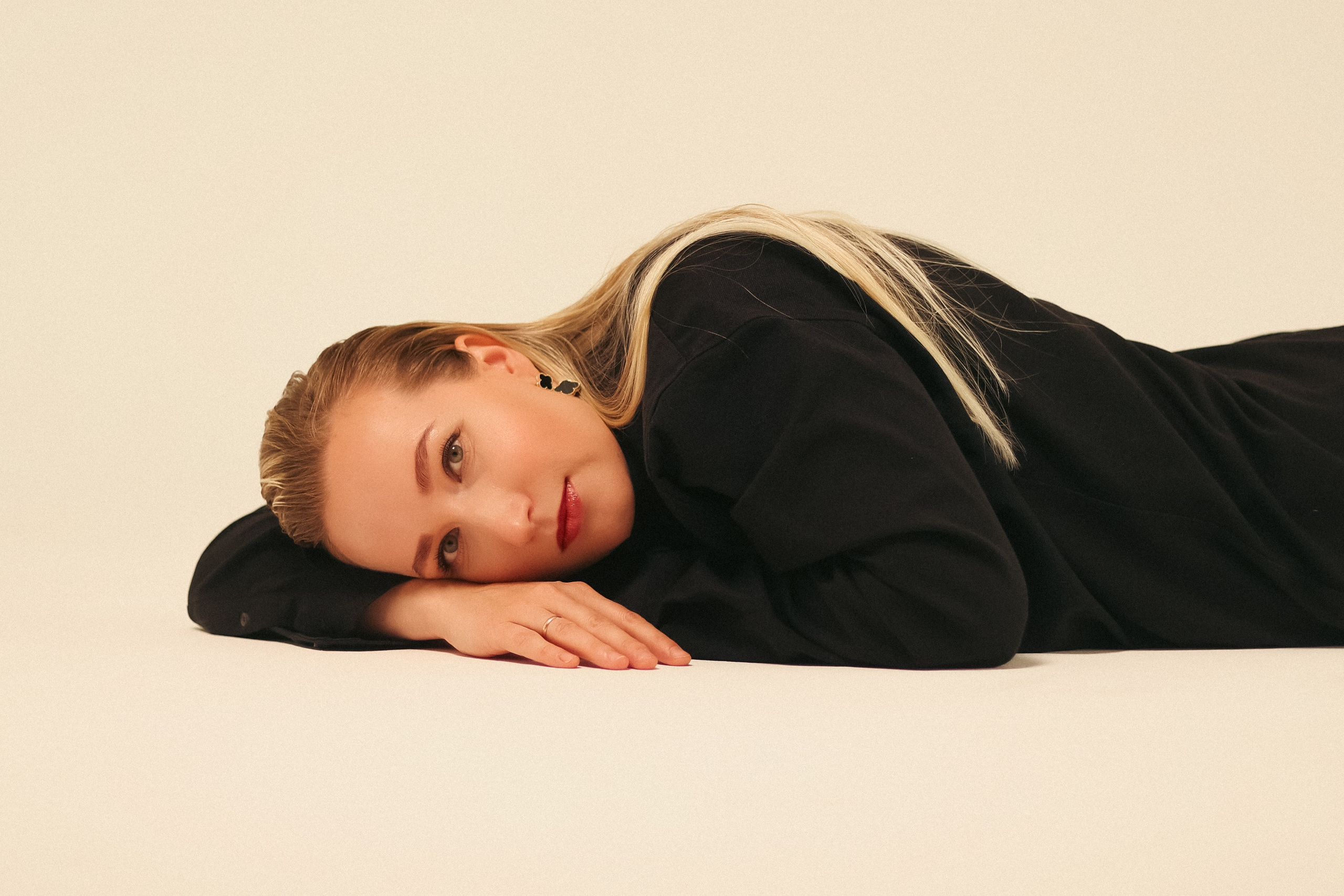 Студийная съемка. Фотограф в Астане, индивидуальная, семейная, домашняя фотосессия