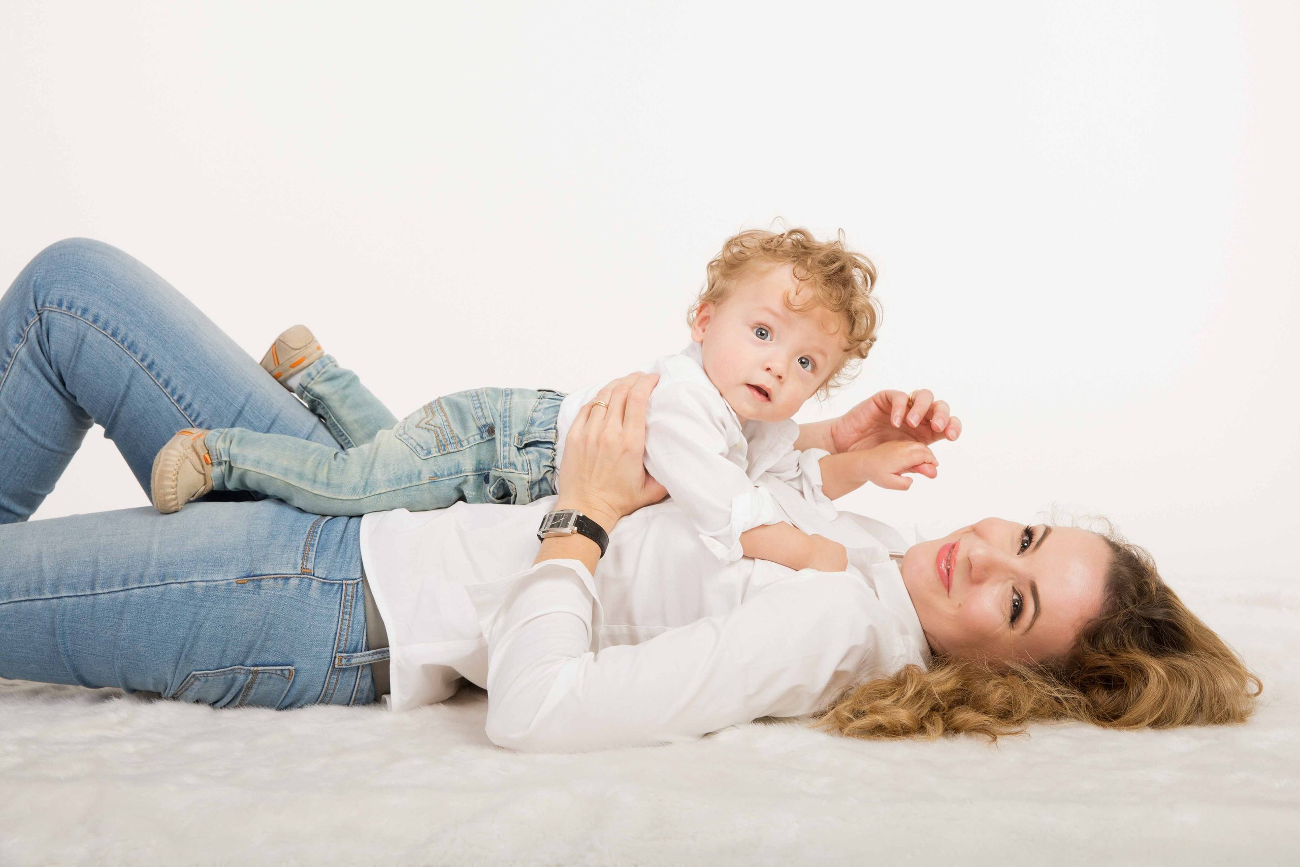 Семейная фотосессия. Фотостудия Алматы. Фотосъемка Алматы. Фотосессия Алматы. Фотокурсы. Обучение фотографии. Аренда студии