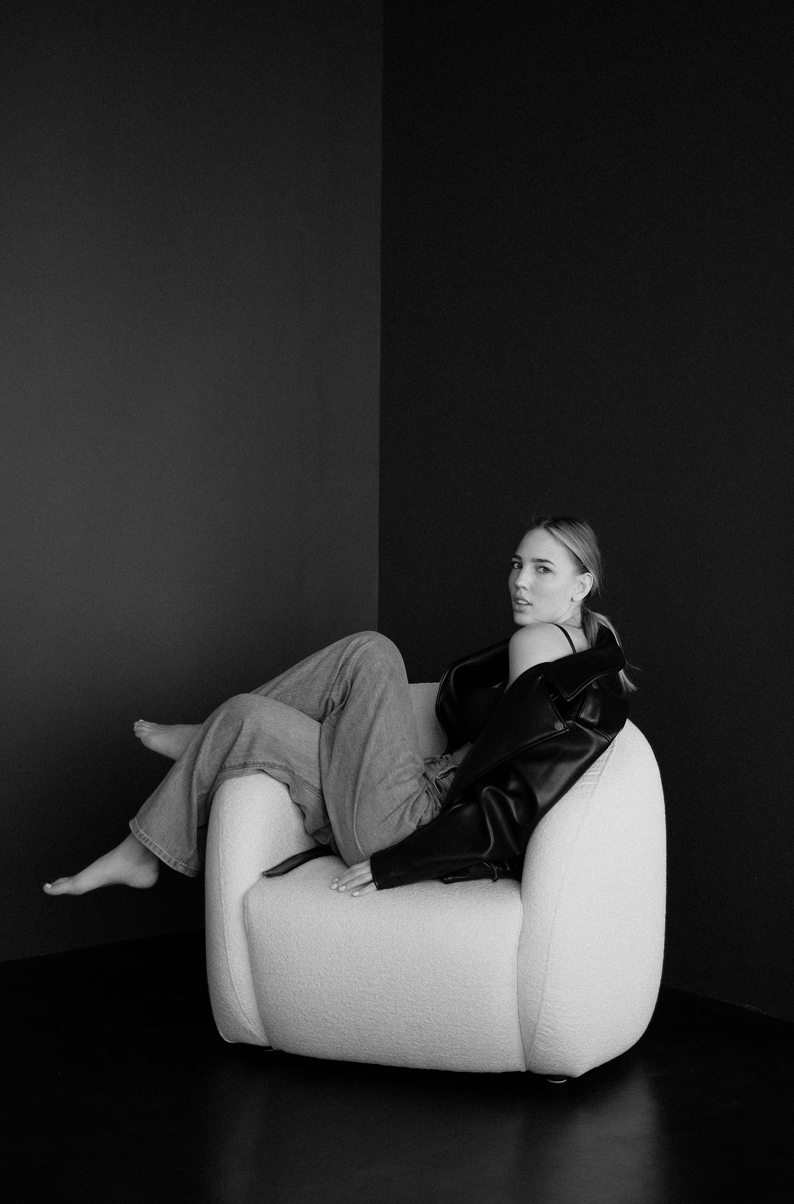 Яна. Главная