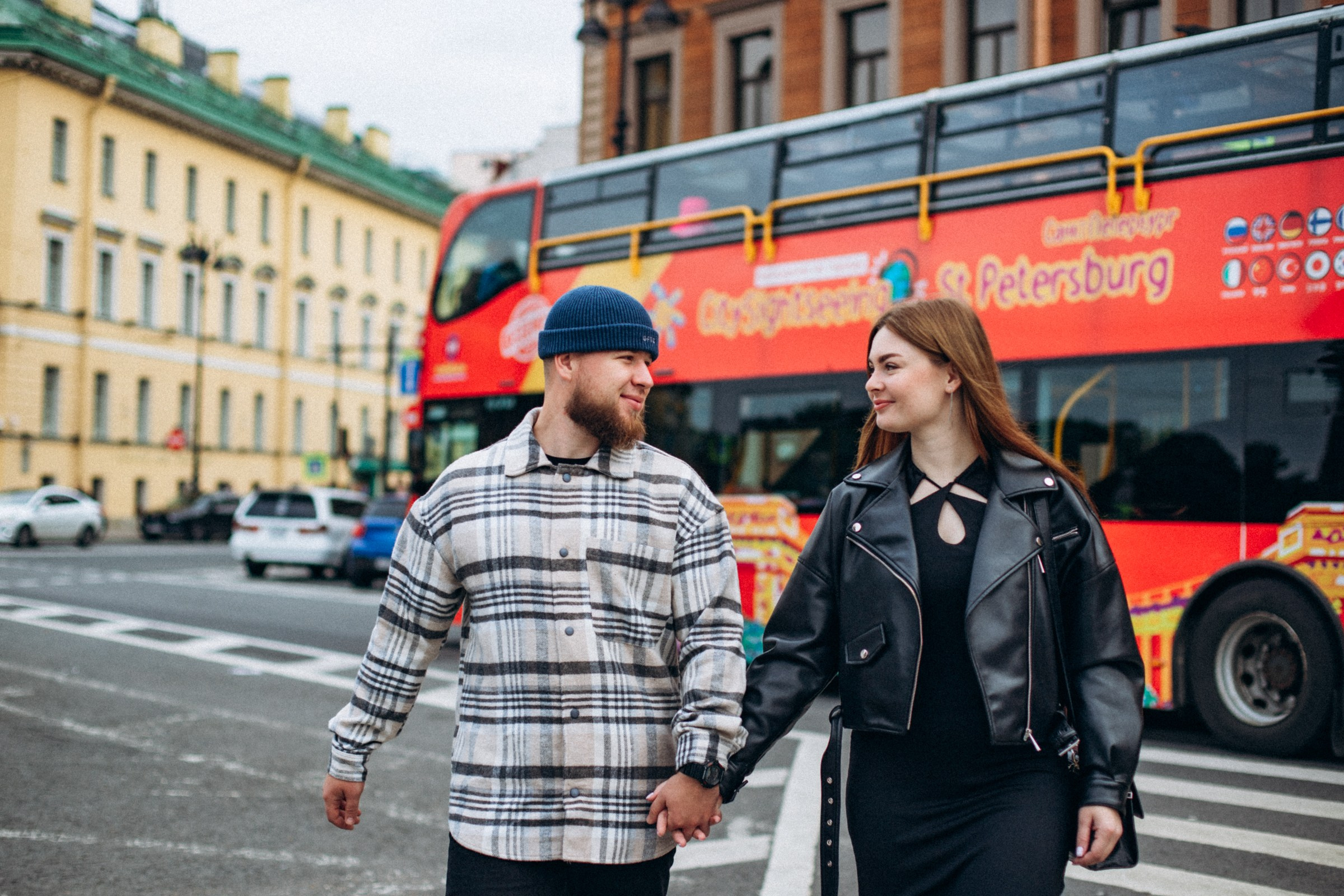 Владимир и Екатерина в октябре. Фотопрогулка в Петербурге. Индивидуальный и семейный фотограф в Санкт-Петербурге