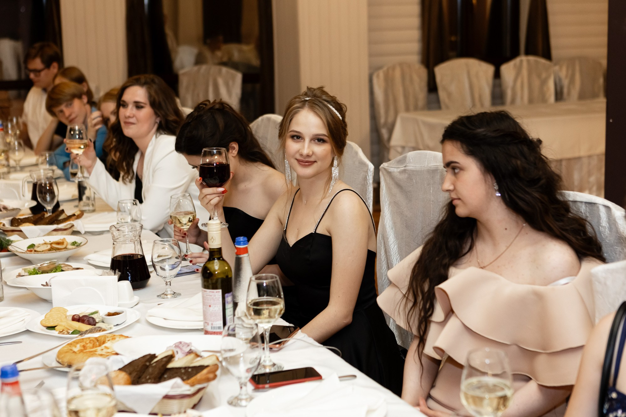 Фотосъёмка выпускного в школе. Свадебный фотограф, фотосъемка в Крыму, Севастополе, Симферополе, Ялте