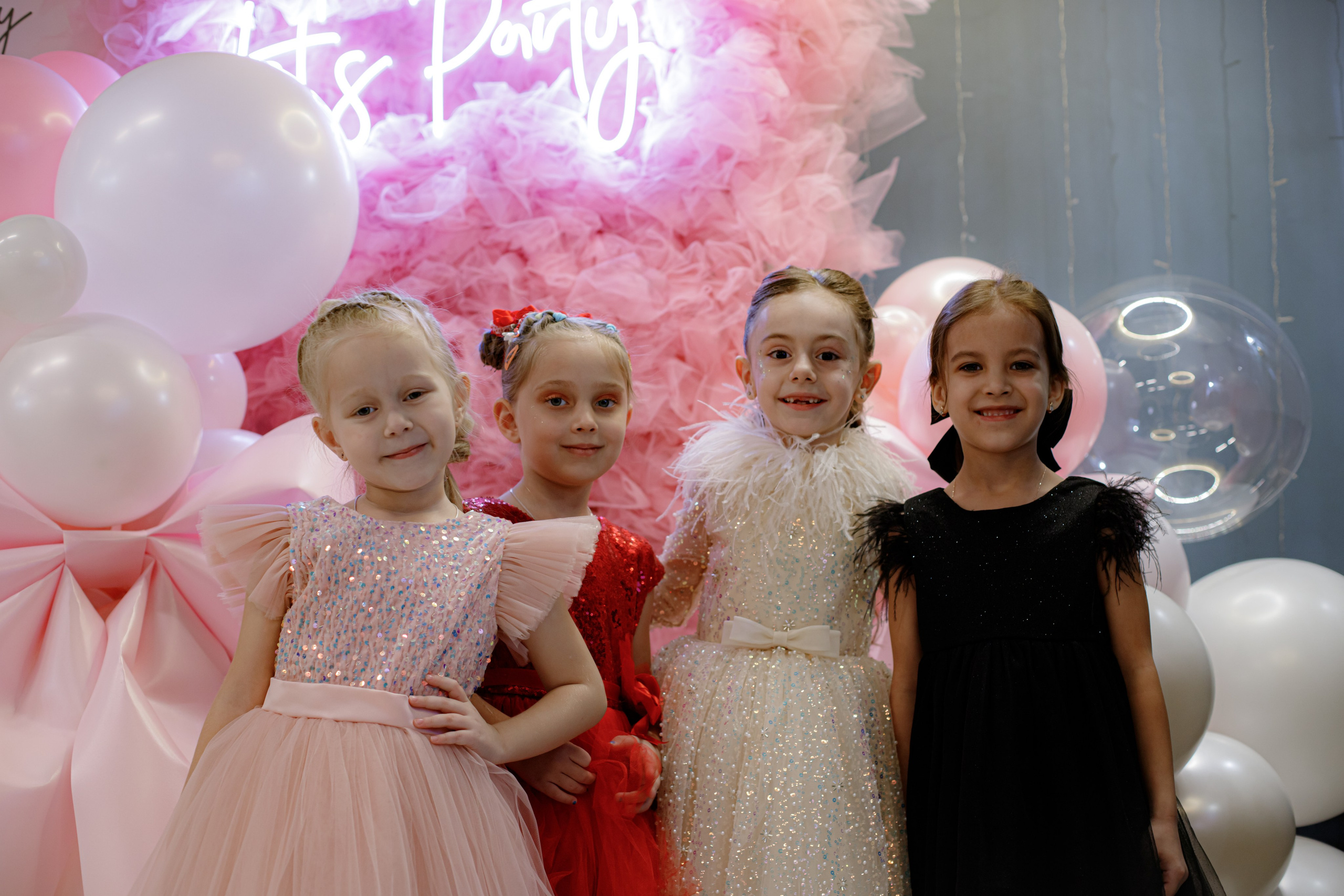 ASIA'S BIRTHDAY PARTY. Photokarish