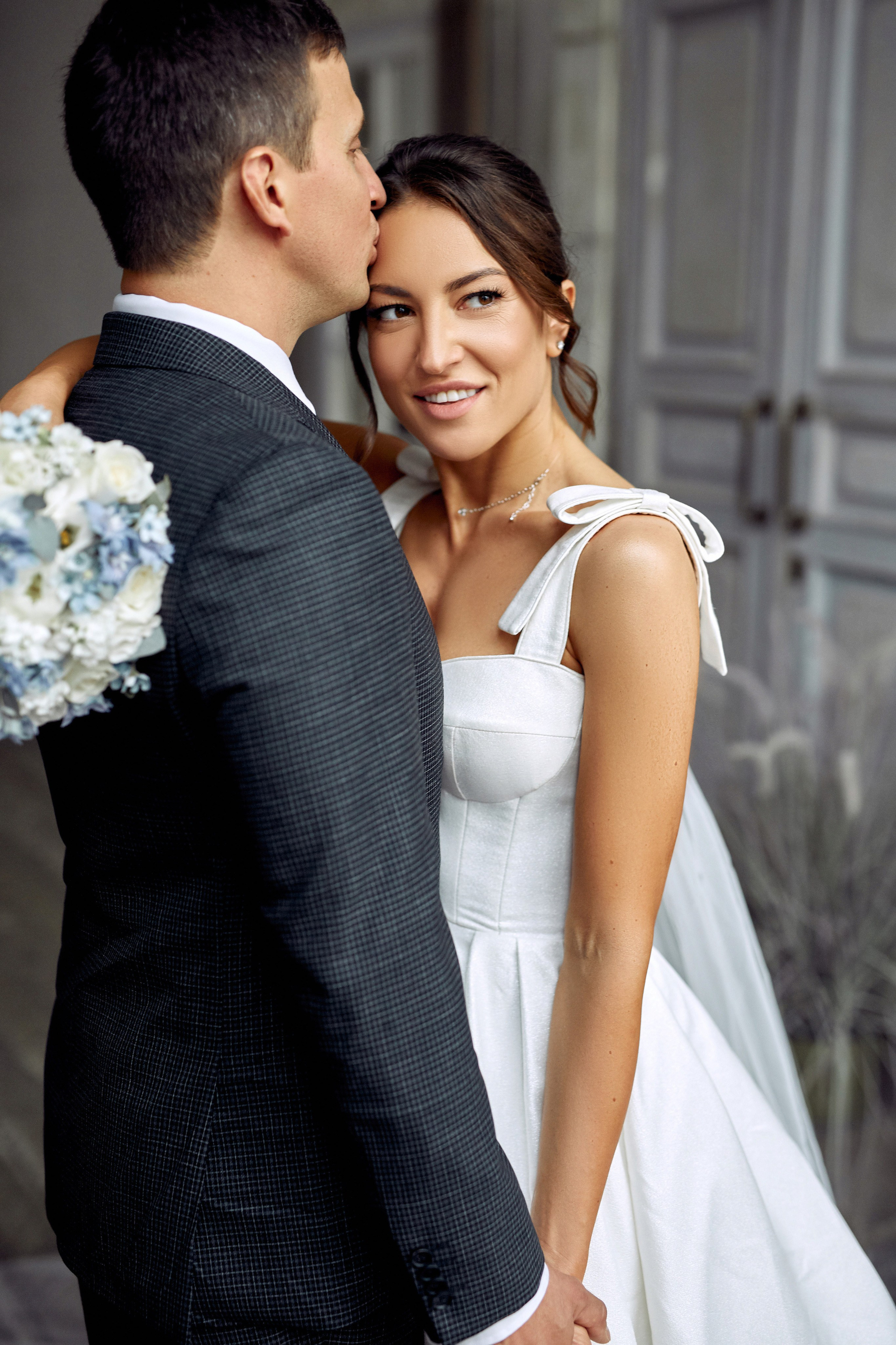 Свадебная фотосессия в студии в Москве с профессиональным фотографом — Цены, стоимость услуг на свадебную фотосъёмку в студии