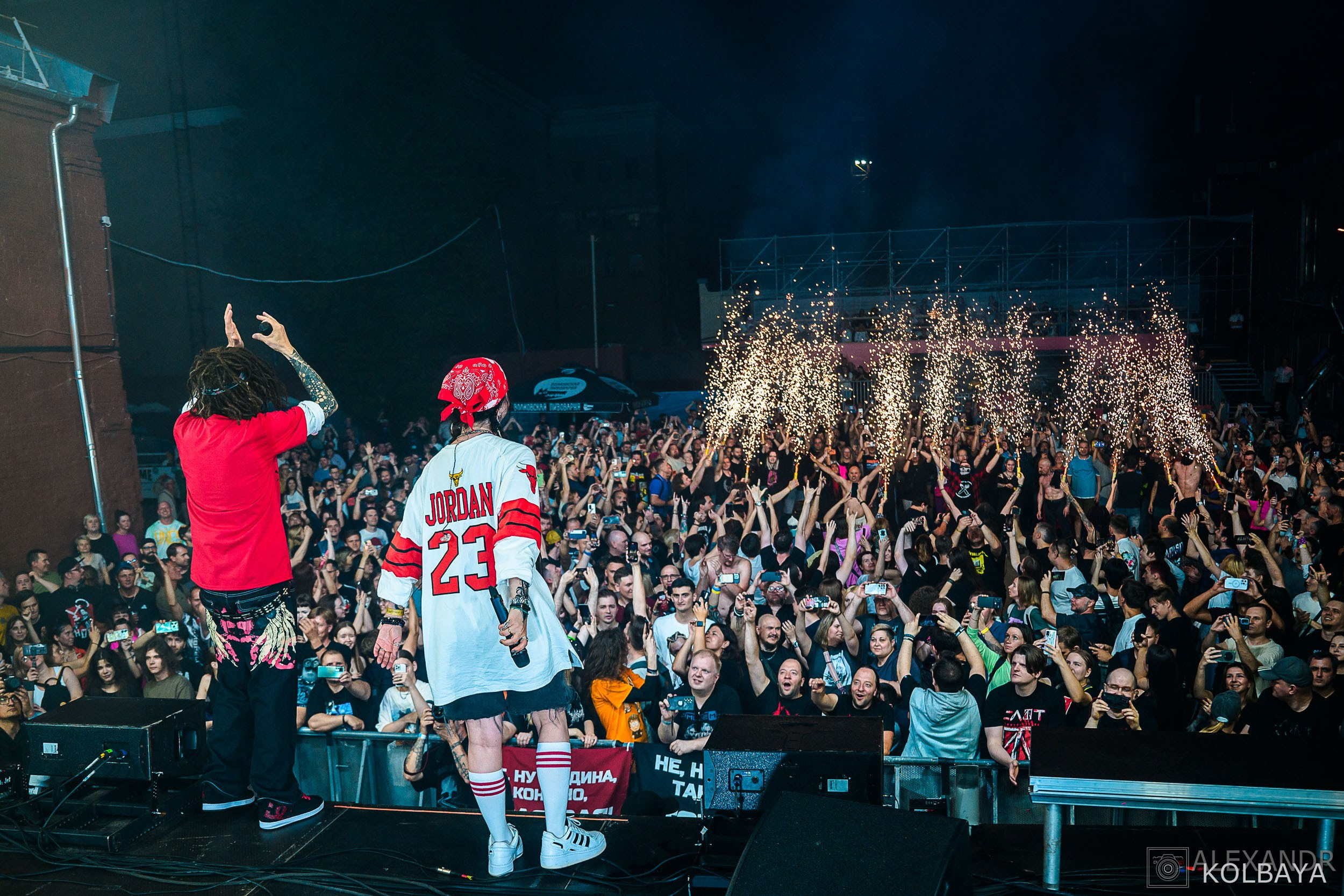 Фоторепортаж с концерта группы СЛОТ на Red Summer 2025. Концертный и театральный репортажный фотограф в Москве Александр Колбая