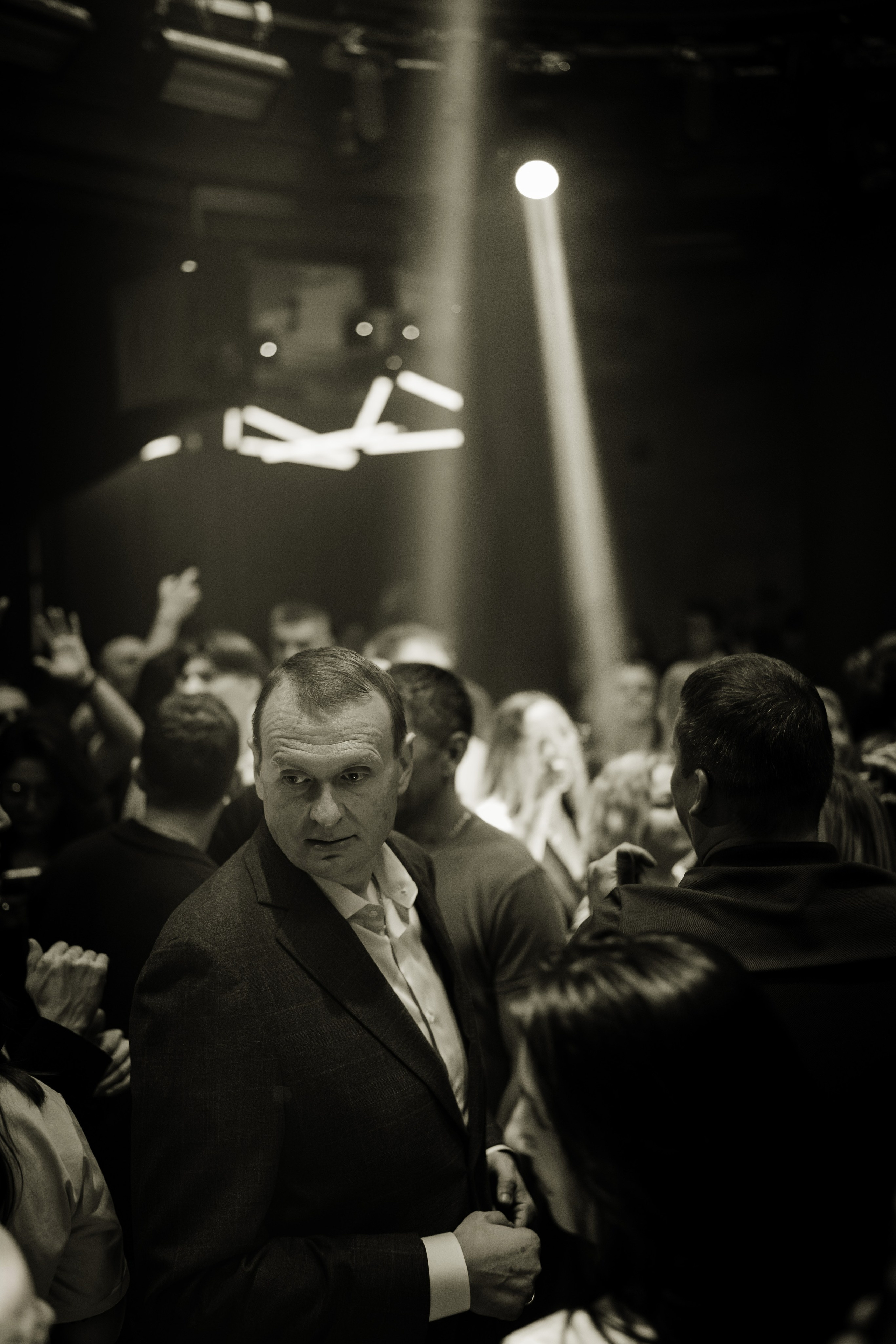 Вечеринка OSNOVATELI.LIVE репортажный фотограф Саша Дружинина. Репортажный фотограф в Москве Саша Дружинина