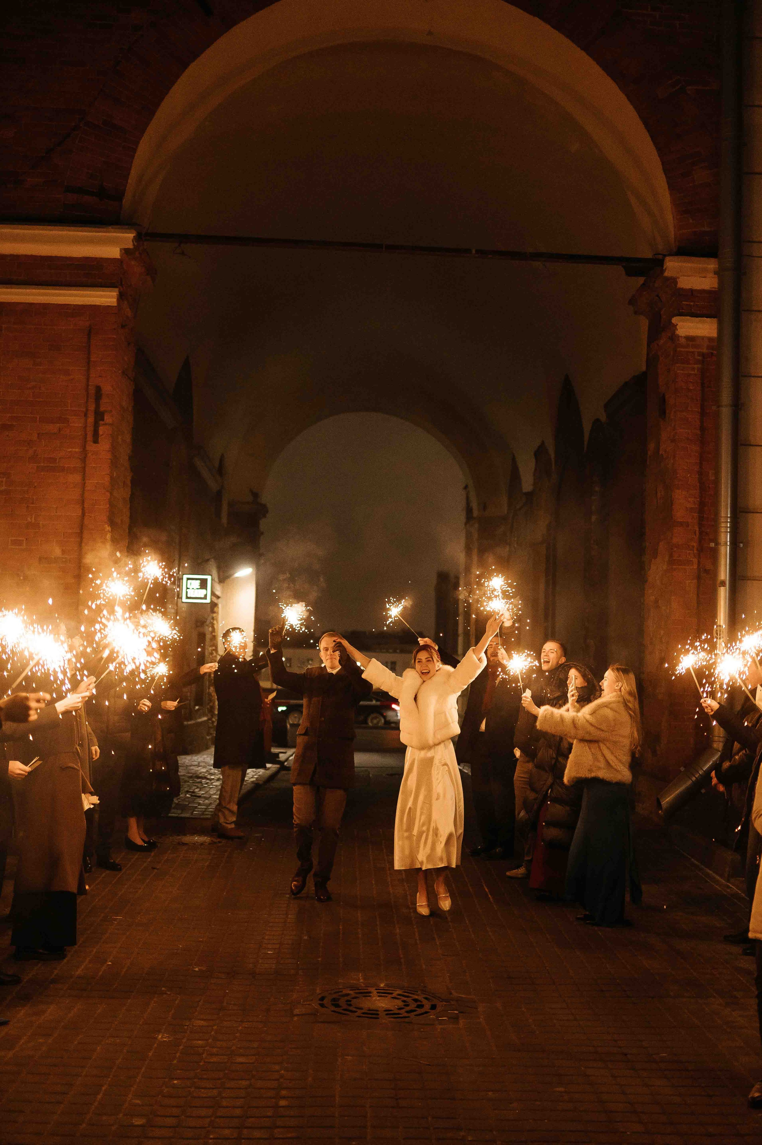 Утро невесты в гостинице. Свадебный и семейный фотограф в Котласе Никита Попов