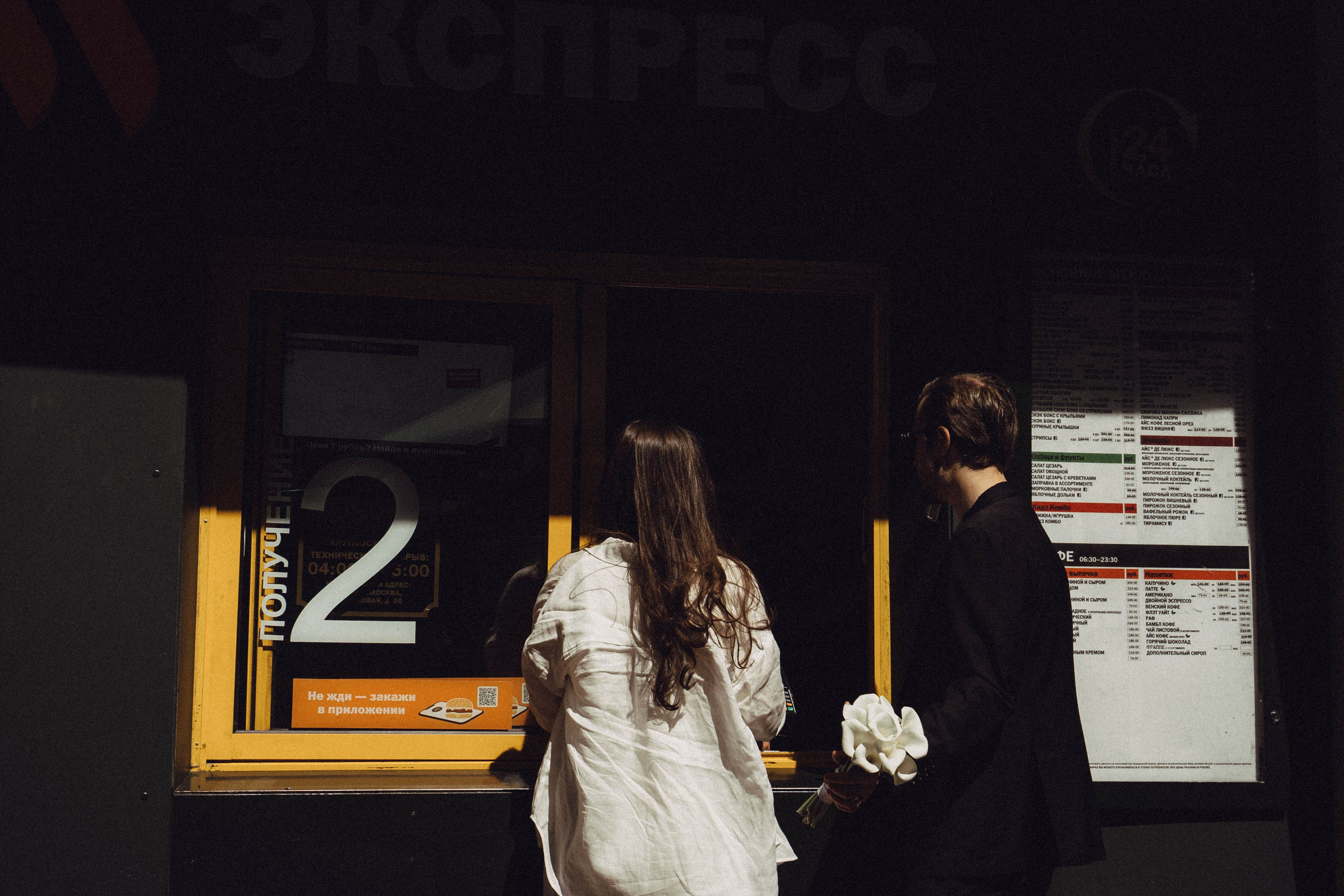 СВАДЕБНАЯ СЬЕМКА В ПАРКЕ ПОБЕДЫ И ПРОГУЛКА ПО МОСКОВСКОМУ ПРОСПЕКТУ. Профессиональный фотограф, Санкт-Петербург — Виктория Богомолова