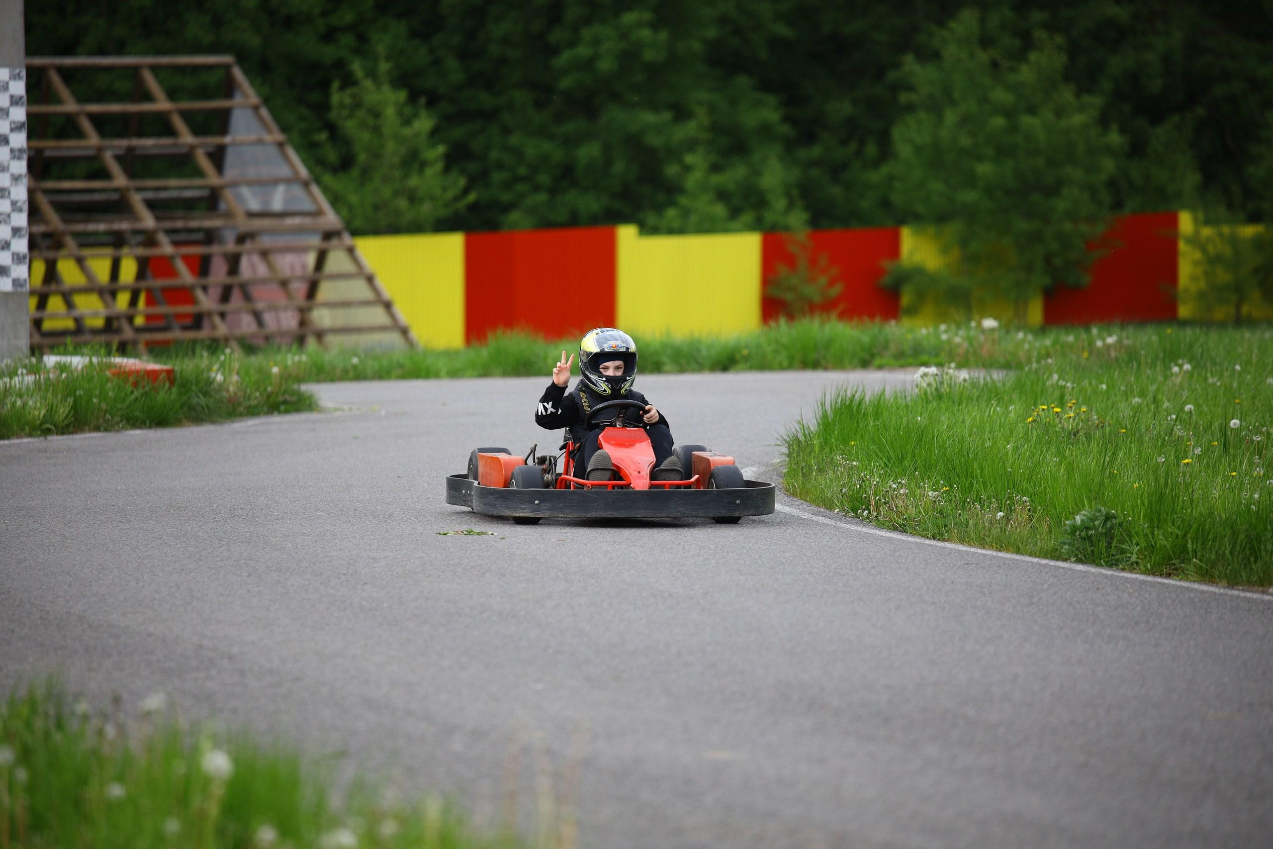 Репортаж. Празднование окончания учебного года в Некрасово. Фотограф в Туле Крупский АнДРей. Фотостудия «КАДР71» в Туле