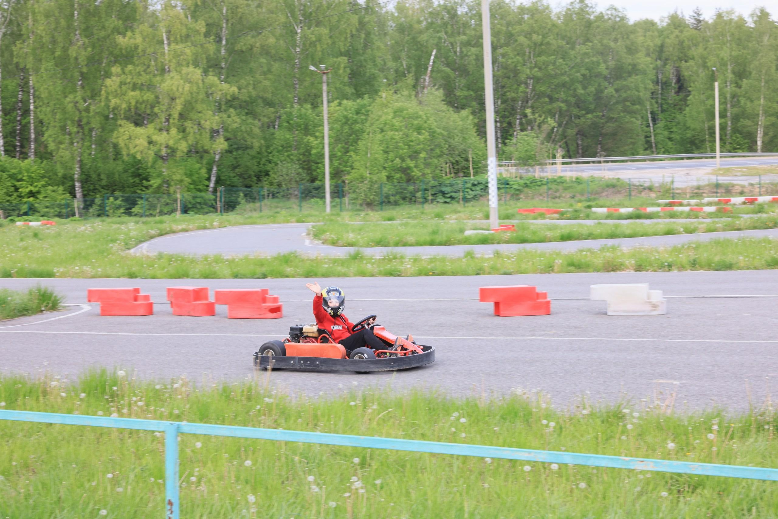 Репортаж. Празднование окончания учебного года в Некрасово. Фотограф в Туле Крупский АнДРей. Фотостудия «КАДР71» в Туле